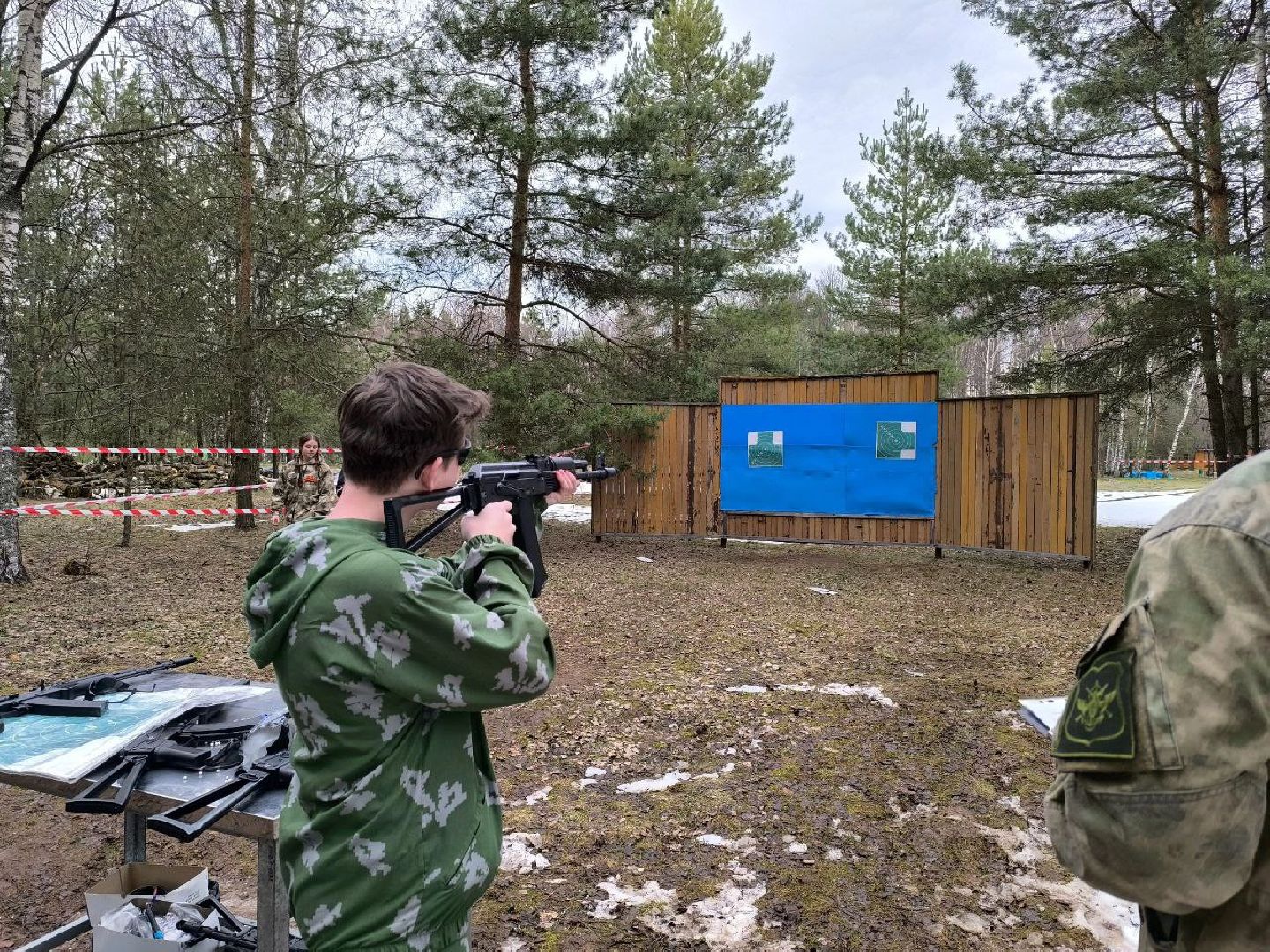 зарница, игра, юнармия, движение первых, противогаз, автомат калашникова,