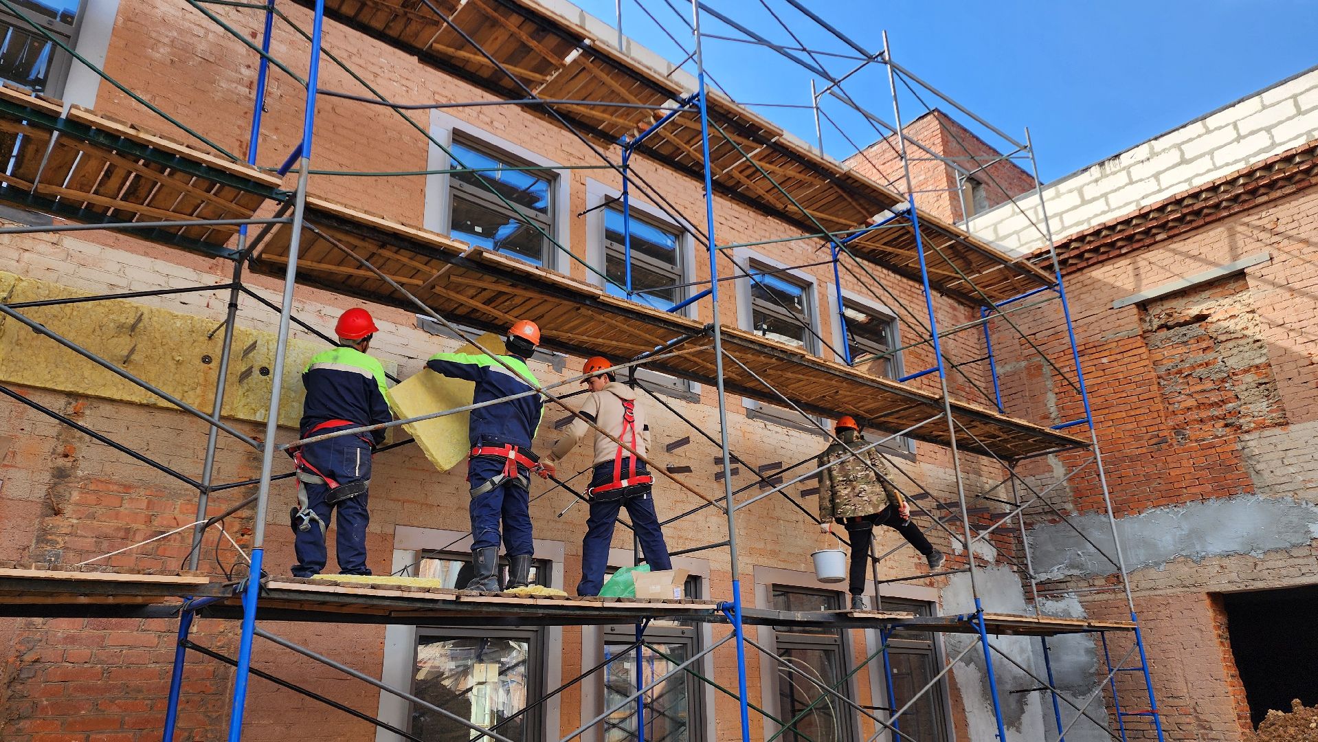 ремонт, капремонт, кпитальный ремонт, подмосковье, больница, домодедово, хирургический корпус, фасад, утеплитель,