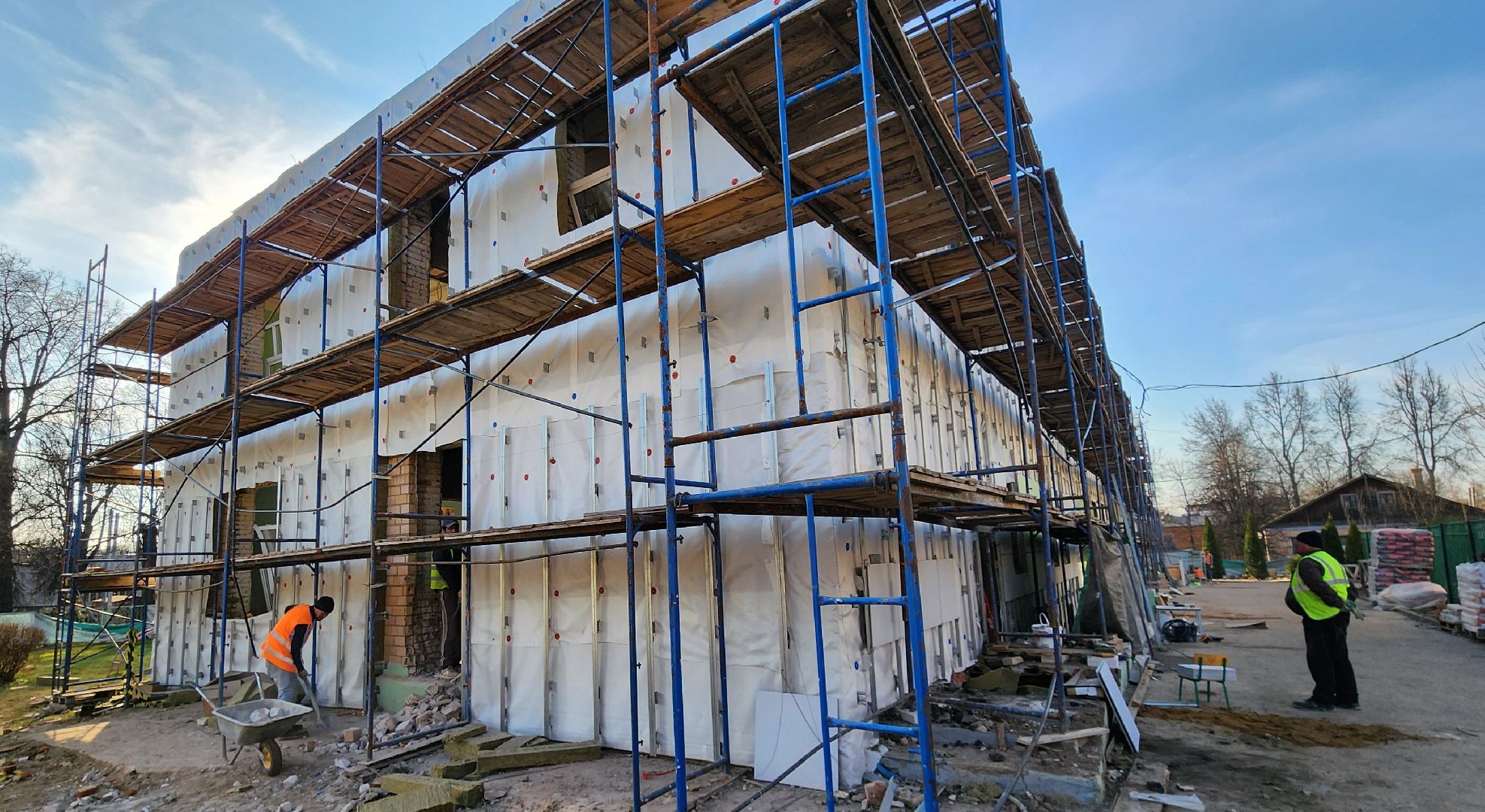 ремонт, капремонт, кпитальный ремонт, подмосковье, больница, домодедово, хирургический корпус, фасад, утеплитель,