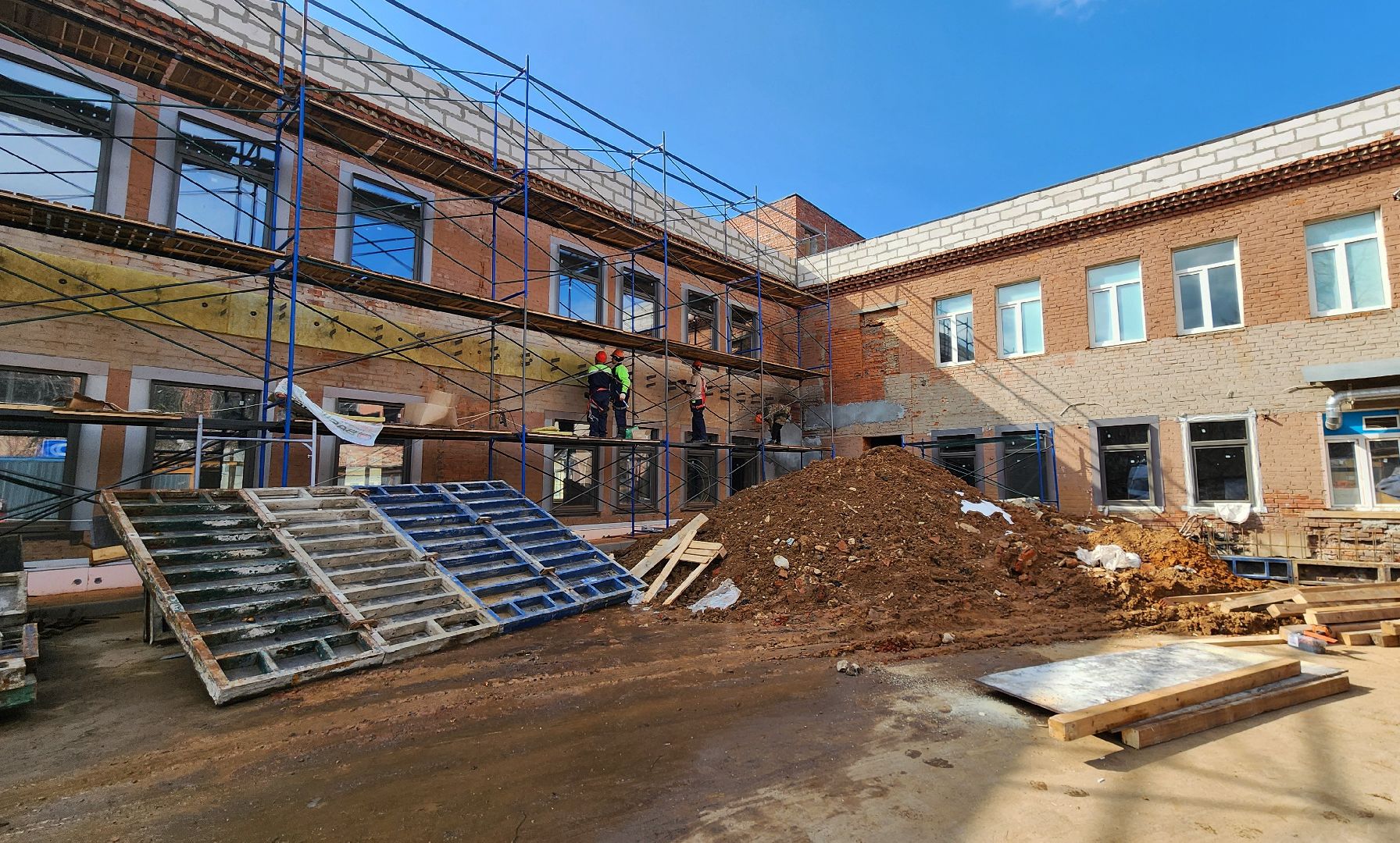 ремонт, капремонт, кпитальный ремонт, подмосковье, больница, домодедово, хирургический корпус, фасад, утеплитель,