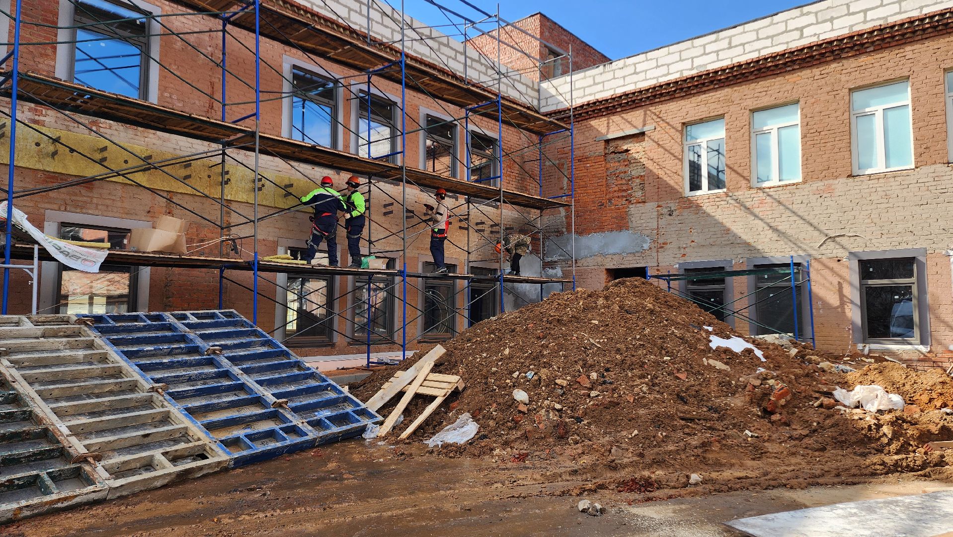 ремонт, капремонт, кпитальный ремонт, подмосковье, больница, домодедово, хирургический корпус, фасад, утеплитель,