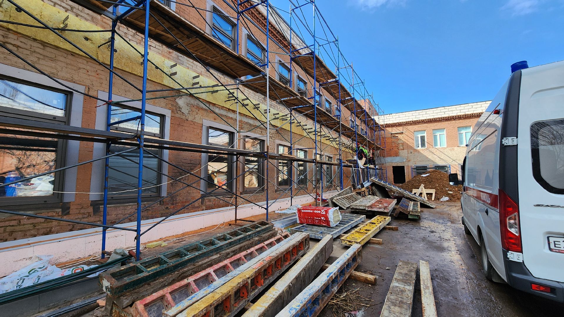 ремонт, капремонт, кпитальный ремонт, подмосковье, больница, домодедово, хирургический корпус, фасад, утеплитель,