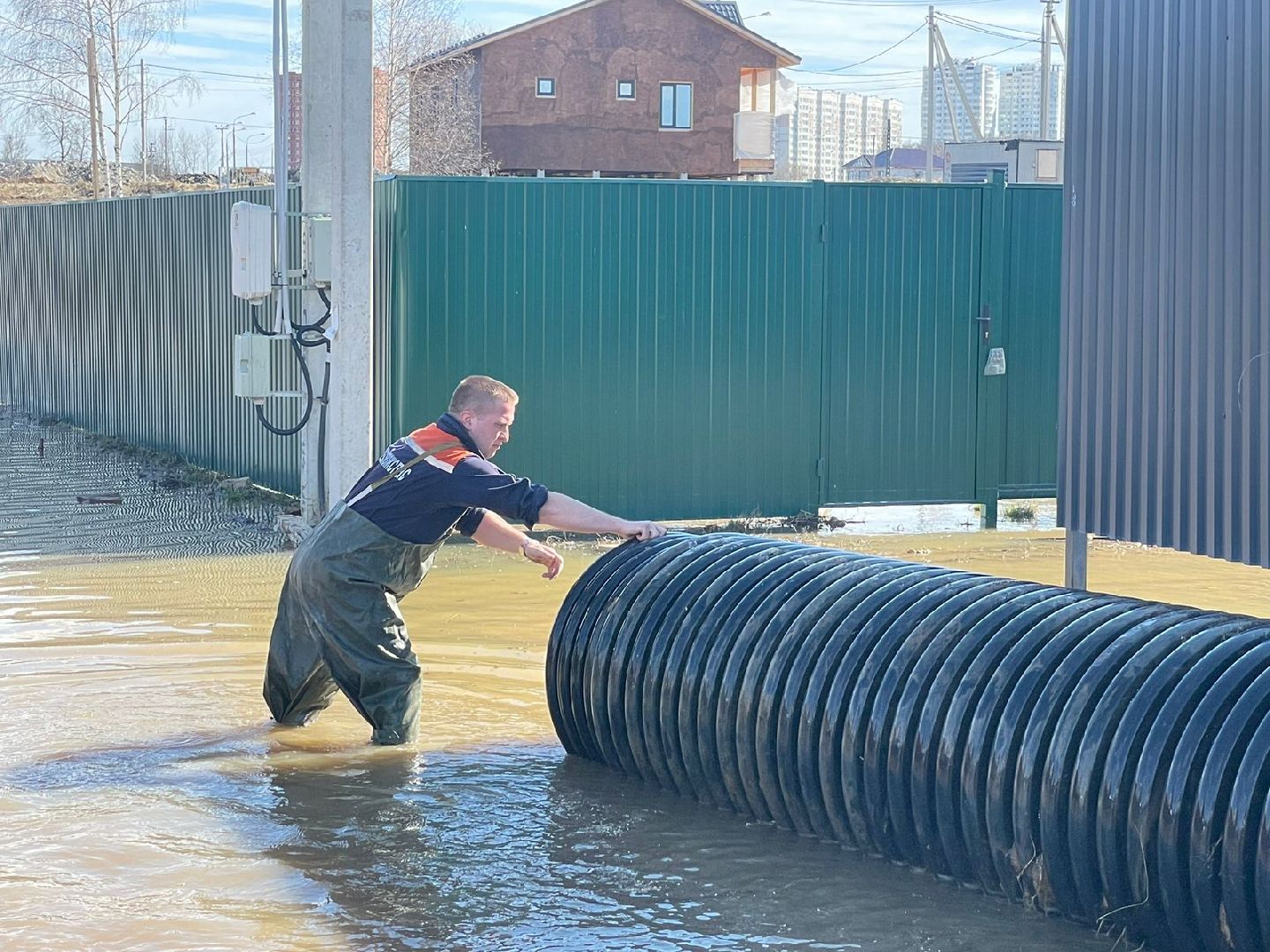 Чехов, деревня Чепелево, улица Энтузиастов, наводнение, подтопление, разлив воды, пруды, дренажная система, МЧС, Мособлпожспас,