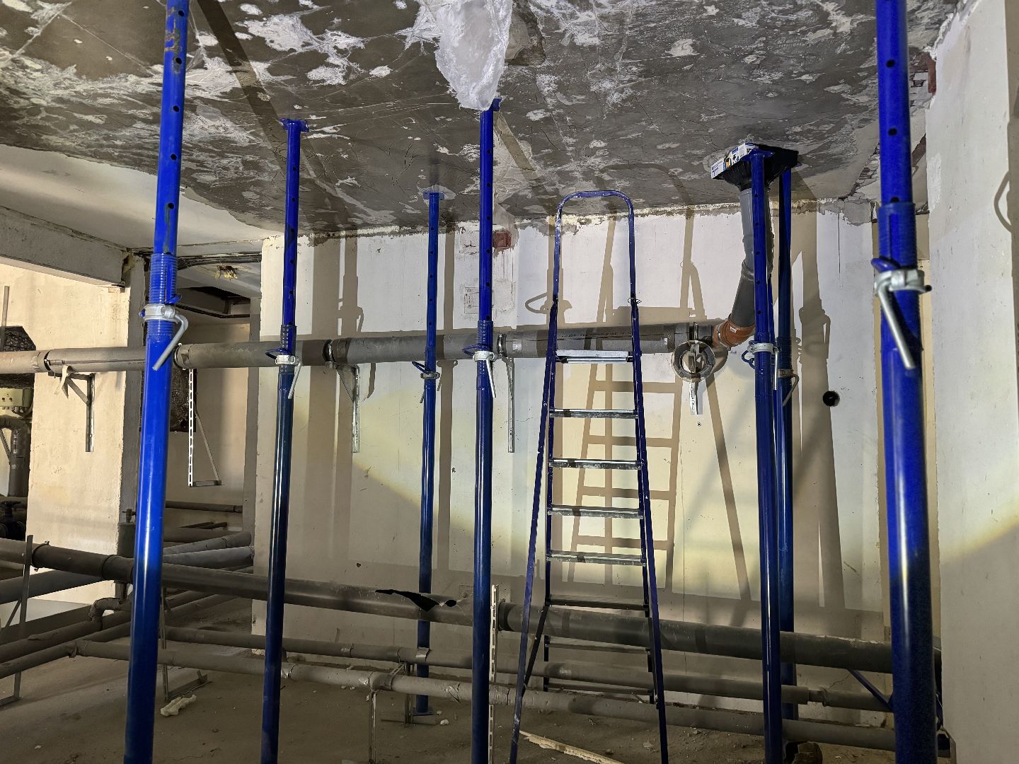 ремонт крыши , ленинский городской округ, последствия атаки беспилотников ,