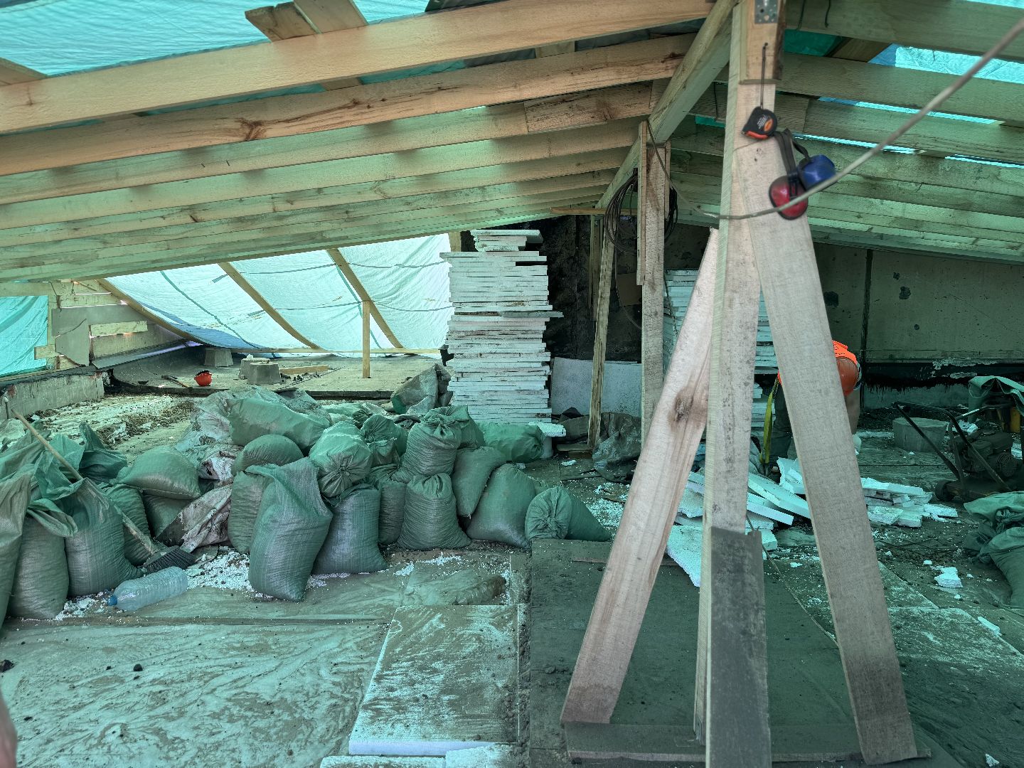 ремонт крыши , ленинский городской округ, последствия атаки беспилотников ,