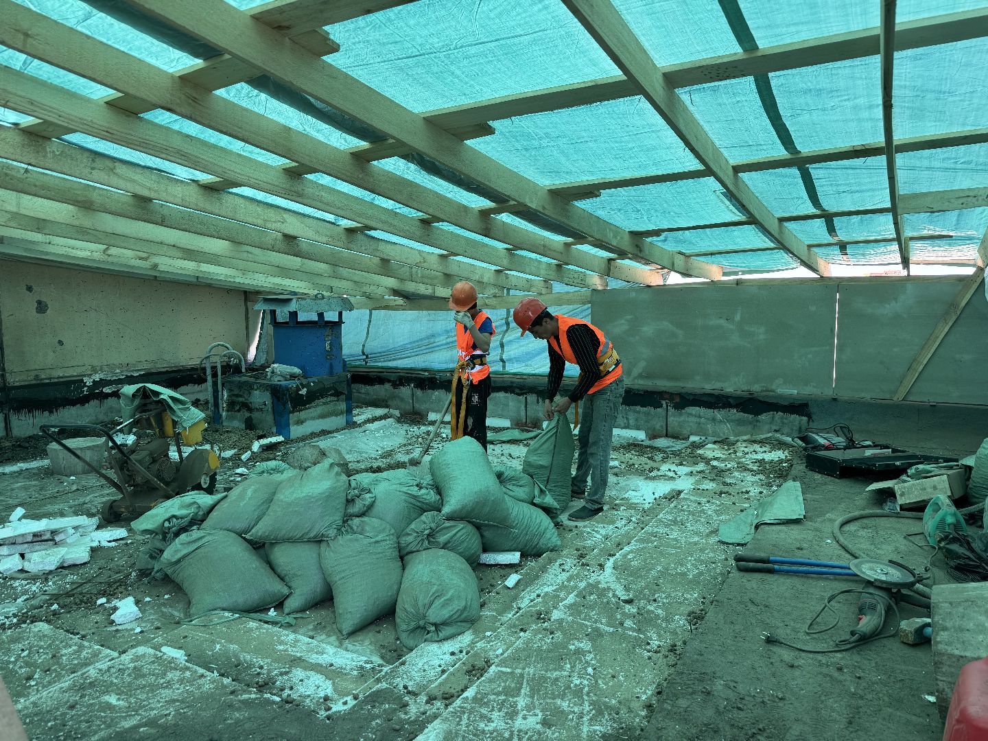 ремонт крыши , ленинский городской округ, последствия атаки беспилотников ,