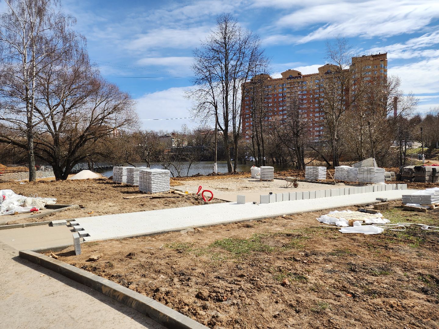 Чехов, улица Береговая, набережная реки теребенка, благоустройство, реконструкция, обновление, смотровая площадка, пешеходные дорожки, сеть водоснабжения, туалет, госпрограмма московской области, формирование комфортной городской среды,