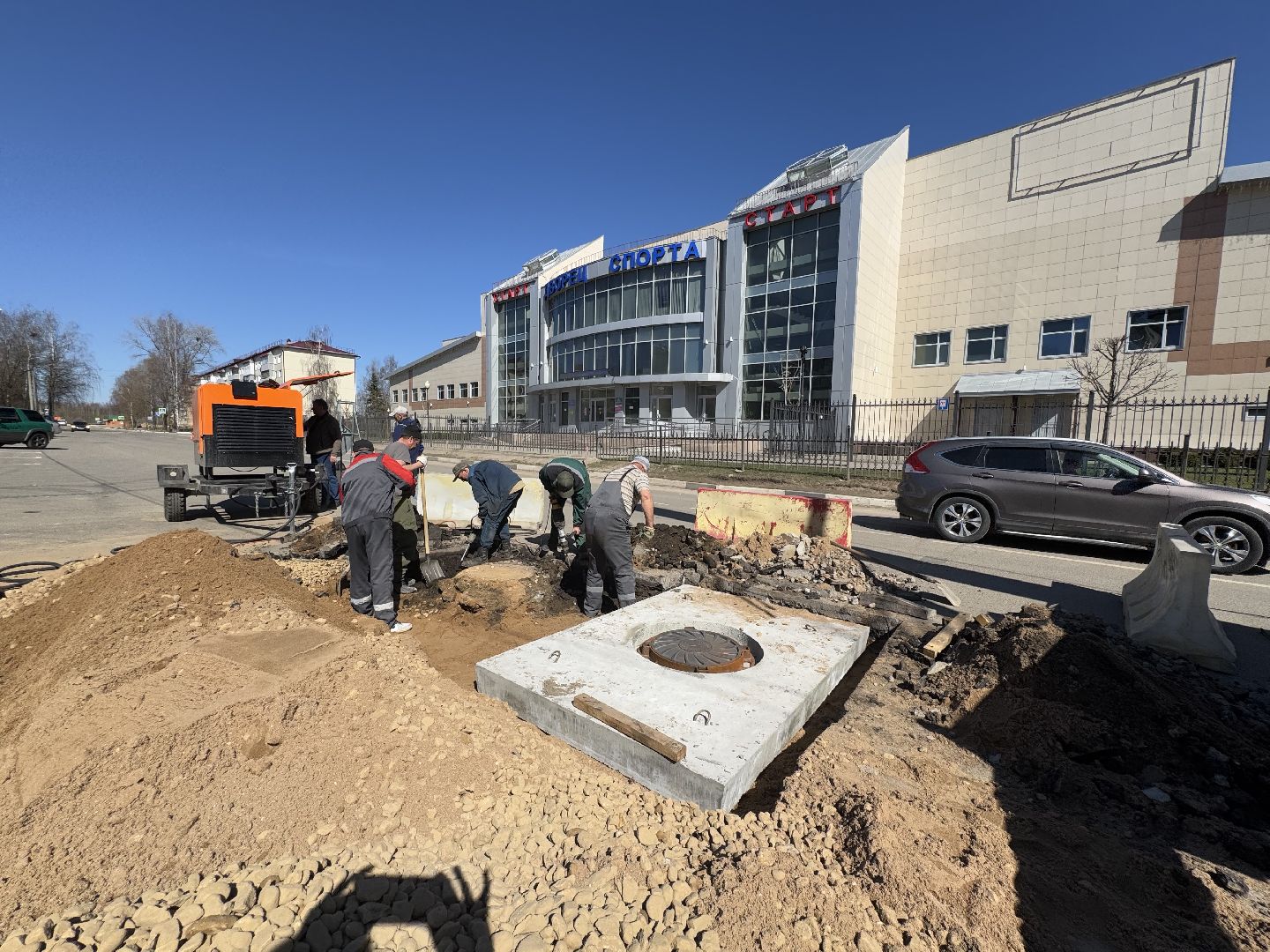 шаховская, канализационные колодцы, коммунальная служба,