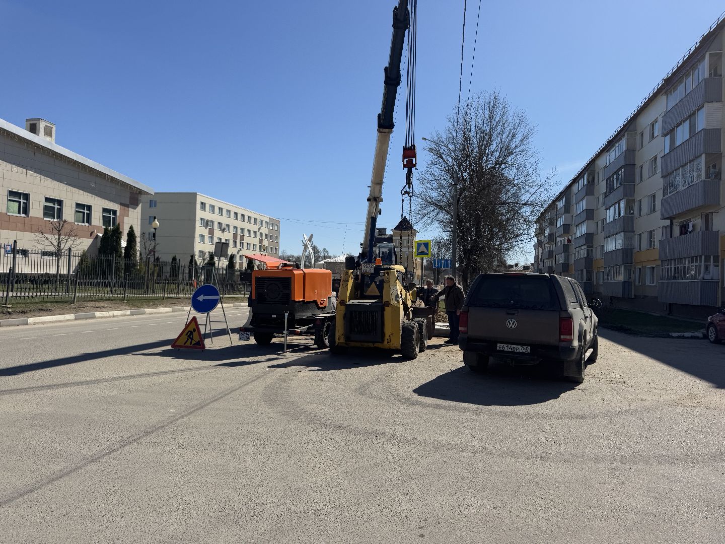 шаховская, канализационные колодцы, коммунальная служба,