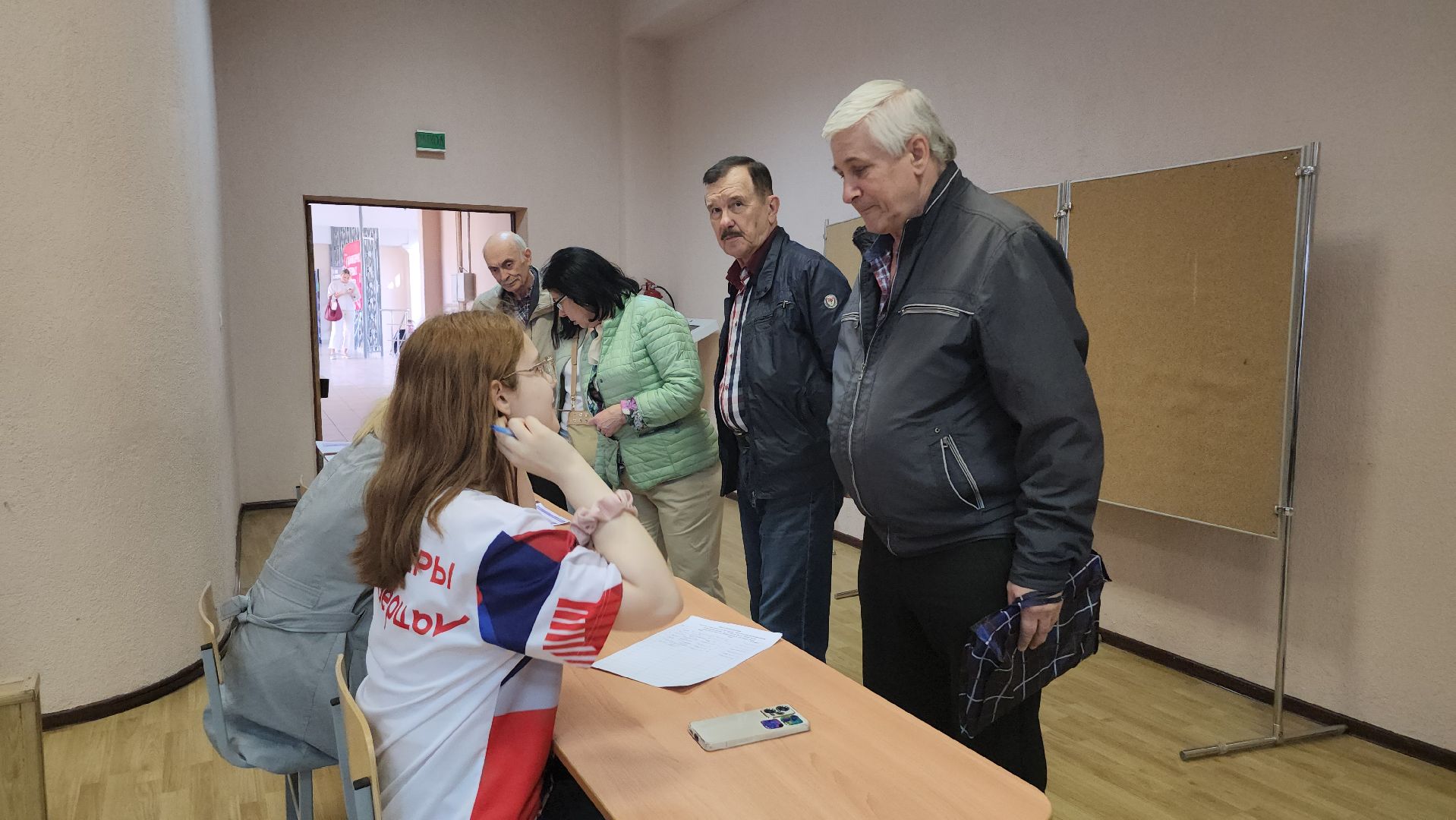 Люберцы, сквер на улице Побратимов, благоустройство, артист Леонид Серебренников,