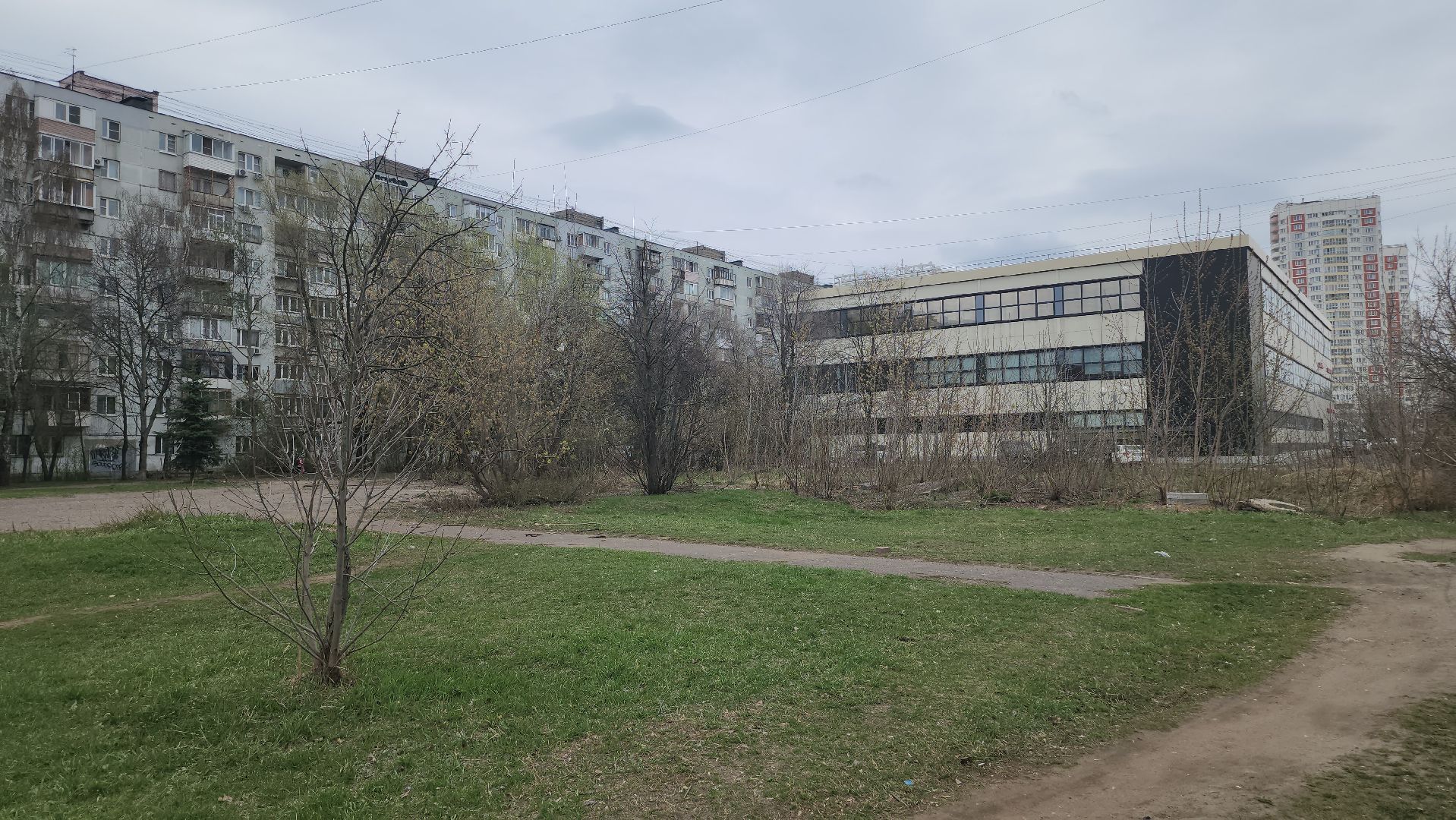 Люберцы, сквер на улице Побратимов, благоустройство, артист Леонид Серебренников,