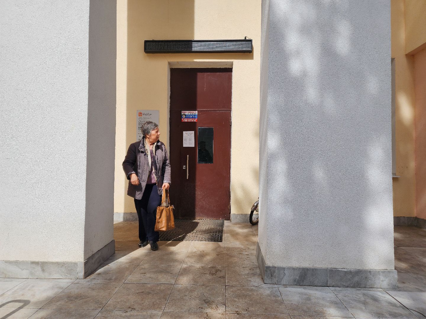 Чехов, Чеховская больница, взрослая поликлиника, текущий ремонт, обновление, переезд врачей, перенос приема, врачи узких специализаций, новый адрес, улица Пионерская 4, поликлиника в микрорайоне Венюково, улица Гагарина 37а,