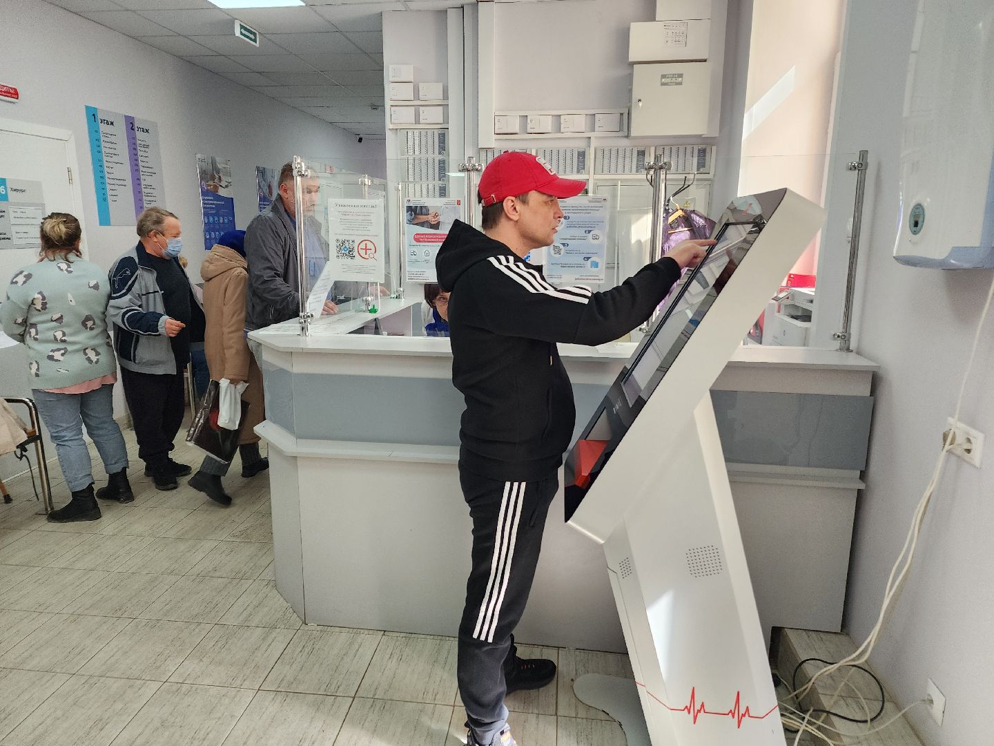 Чехов, Чеховская больница, взрослая поликлиника, текущий ремонт, обновление, переезд врачей, перенос приема, врачи узких специализаций, новый адрес, улица Пионерская 4, поликлиника в микрорайоне Венюково, улица Гагарина 37а,