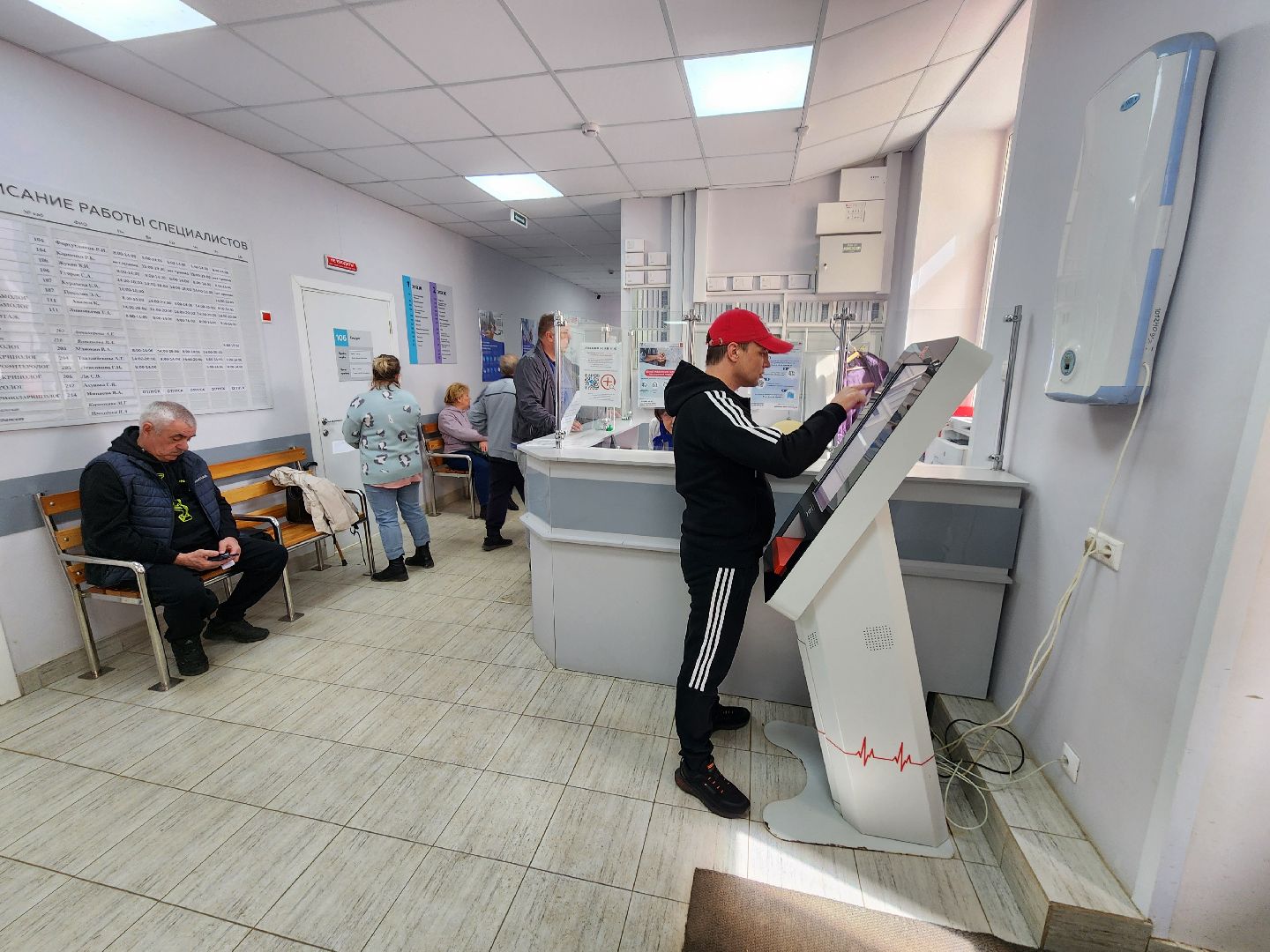 Чехов, Чеховская больница, взрослая поликлиника, текущий ремонт, обновление, переезд врачей, перенос приема, врачи узких специализаций, новый адрес, улица Пионерская 4, поликлиника в микрорайоне Венюково, улица Гагарина 37а,