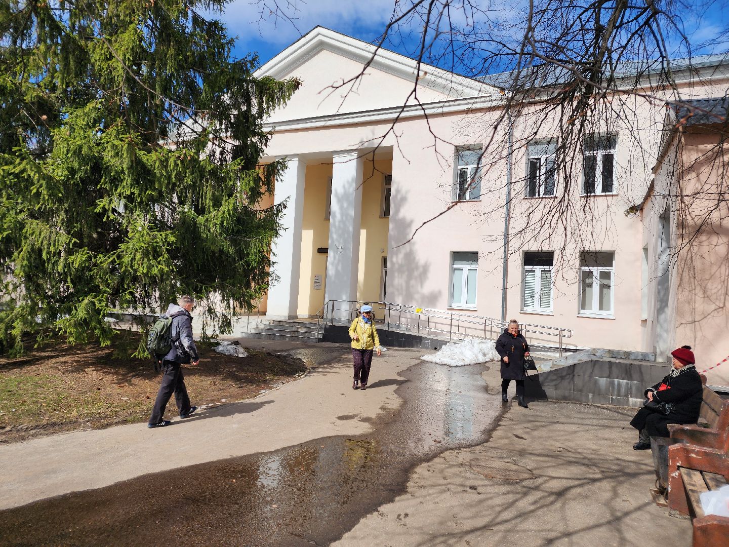 Чехов, Чеховская больница, взрослая поликлиника, текущий ремонт, обновление, переезд врачей, перенос приема, врачи узких специализаций, новый адрес, улица Пионерская 4, поликлиника в микрорайоне Венюково, улица Гагарина 37а,