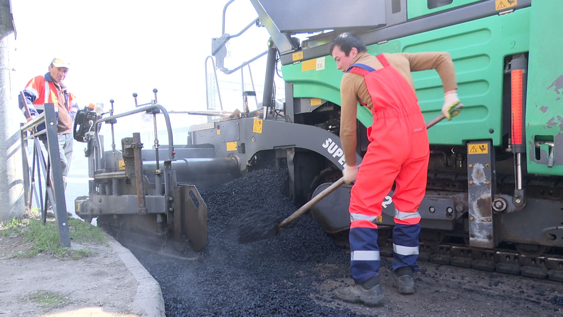 Реутов, асфальт, каток, ремонт дорог,