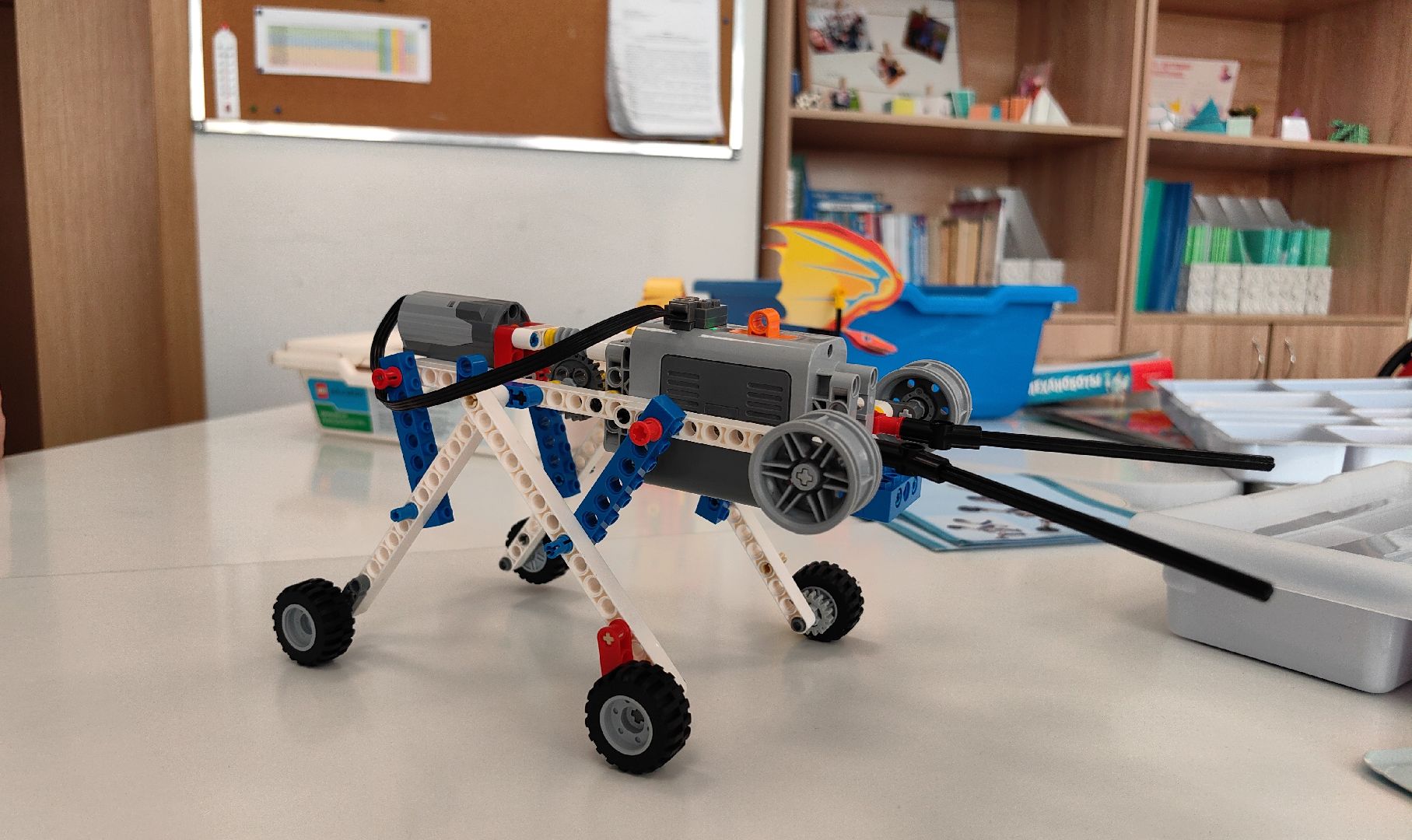 робот, занятия, школа, точка роста, программирование,