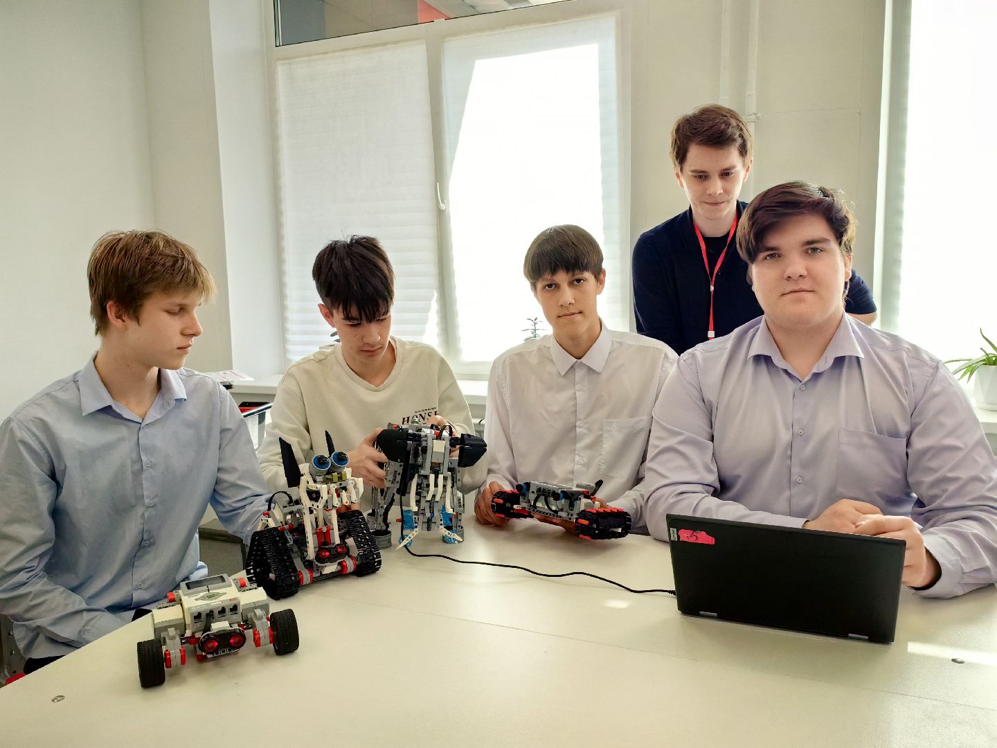 робот, занятия, школа, точка роста, программирование,