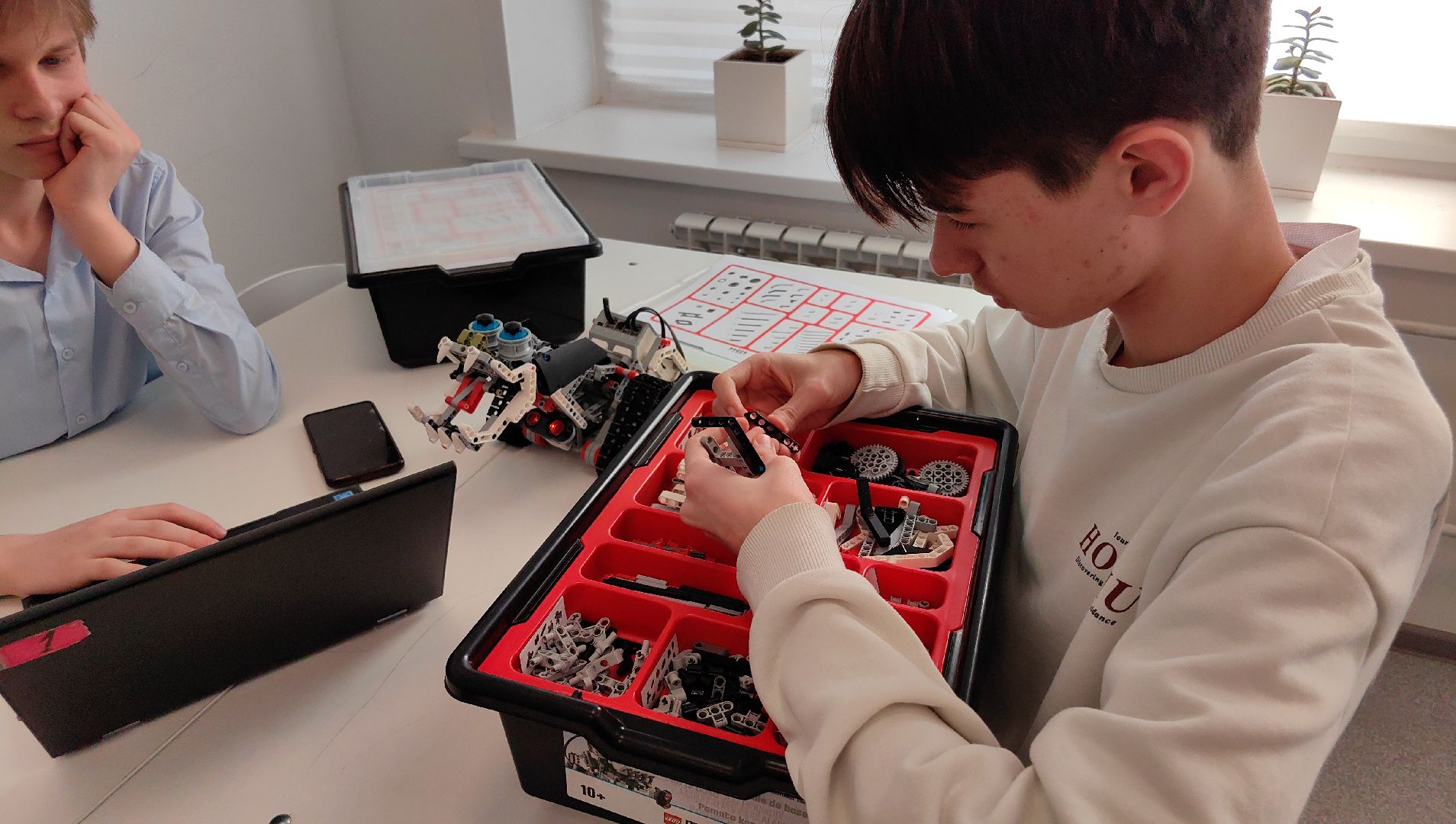 робот, занятия, школа, точка роста, программирование,