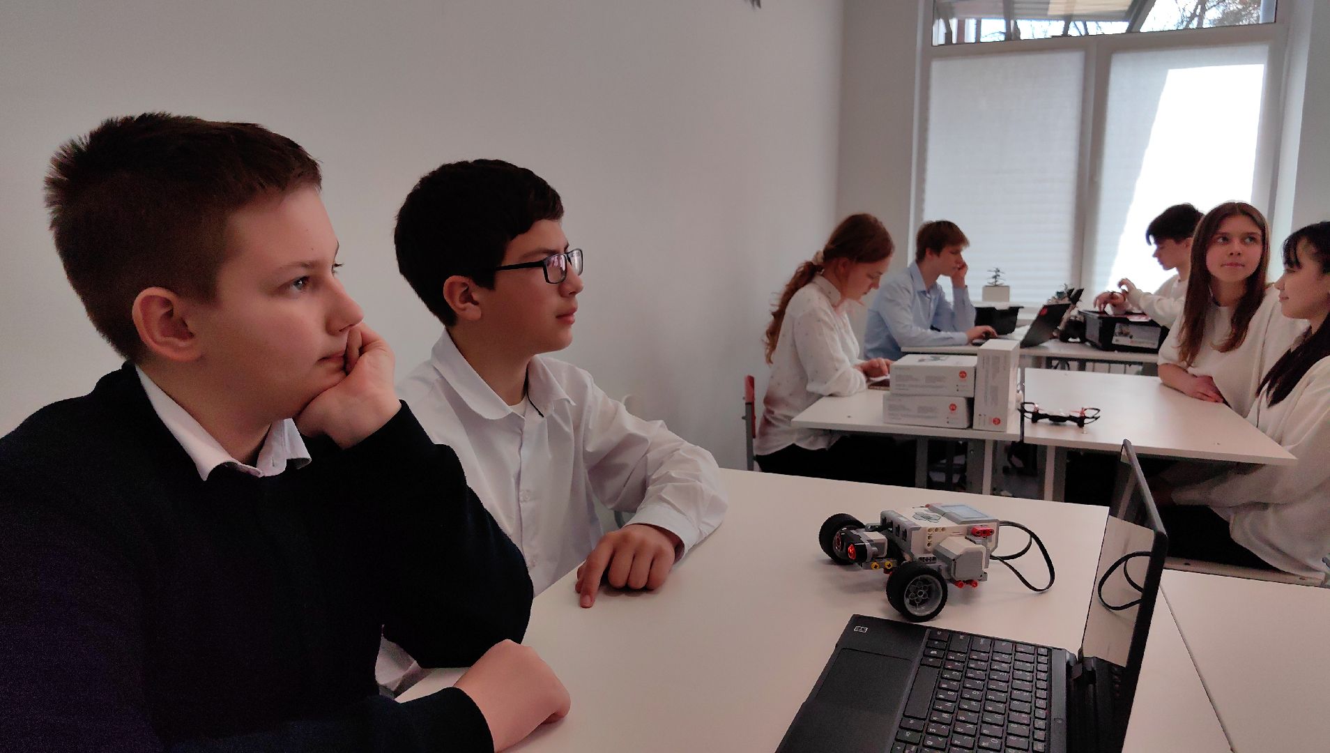 робот, занятия, школа, точка роста, программирование,