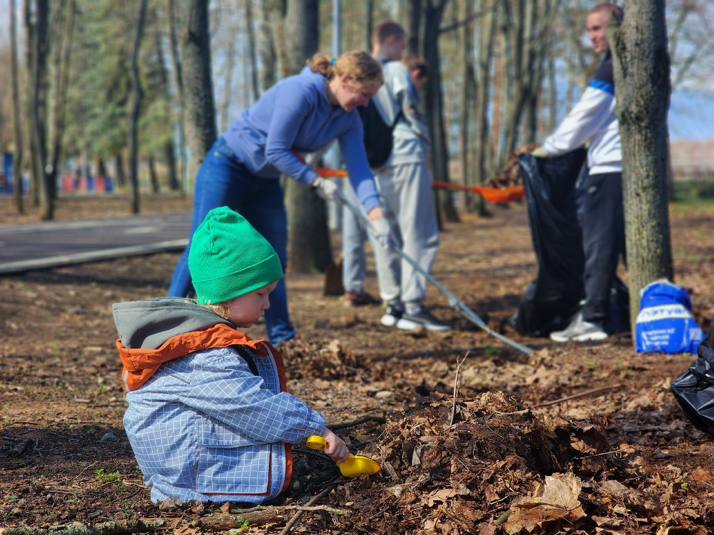 дубна, набережная, субботник, мы за чистоту, волонтеры подмосковья, молодая гвардия,