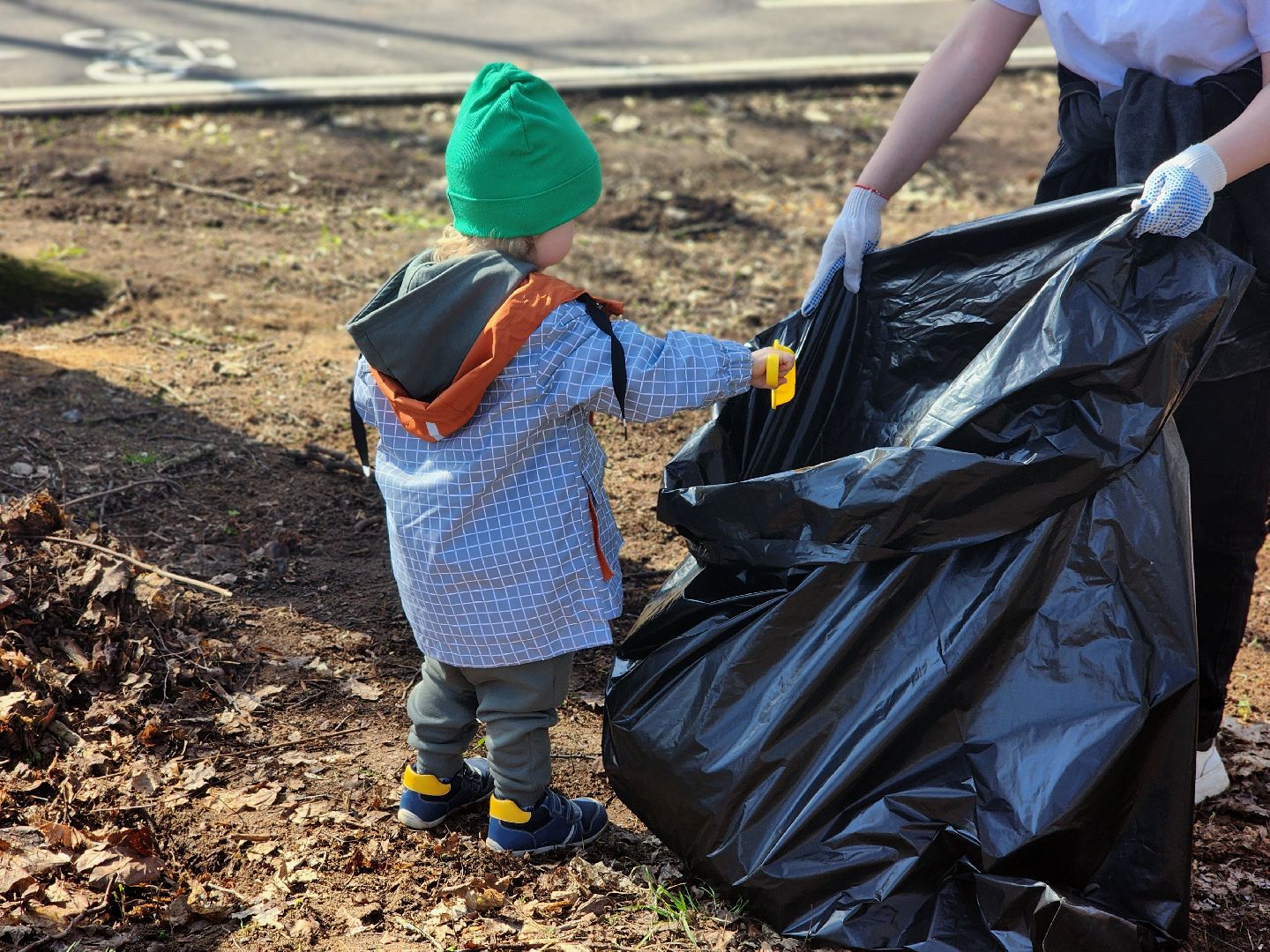 дубна, набережная, субботник, мы за чистоту, волонтеры подмосковья, молодая гвардия,