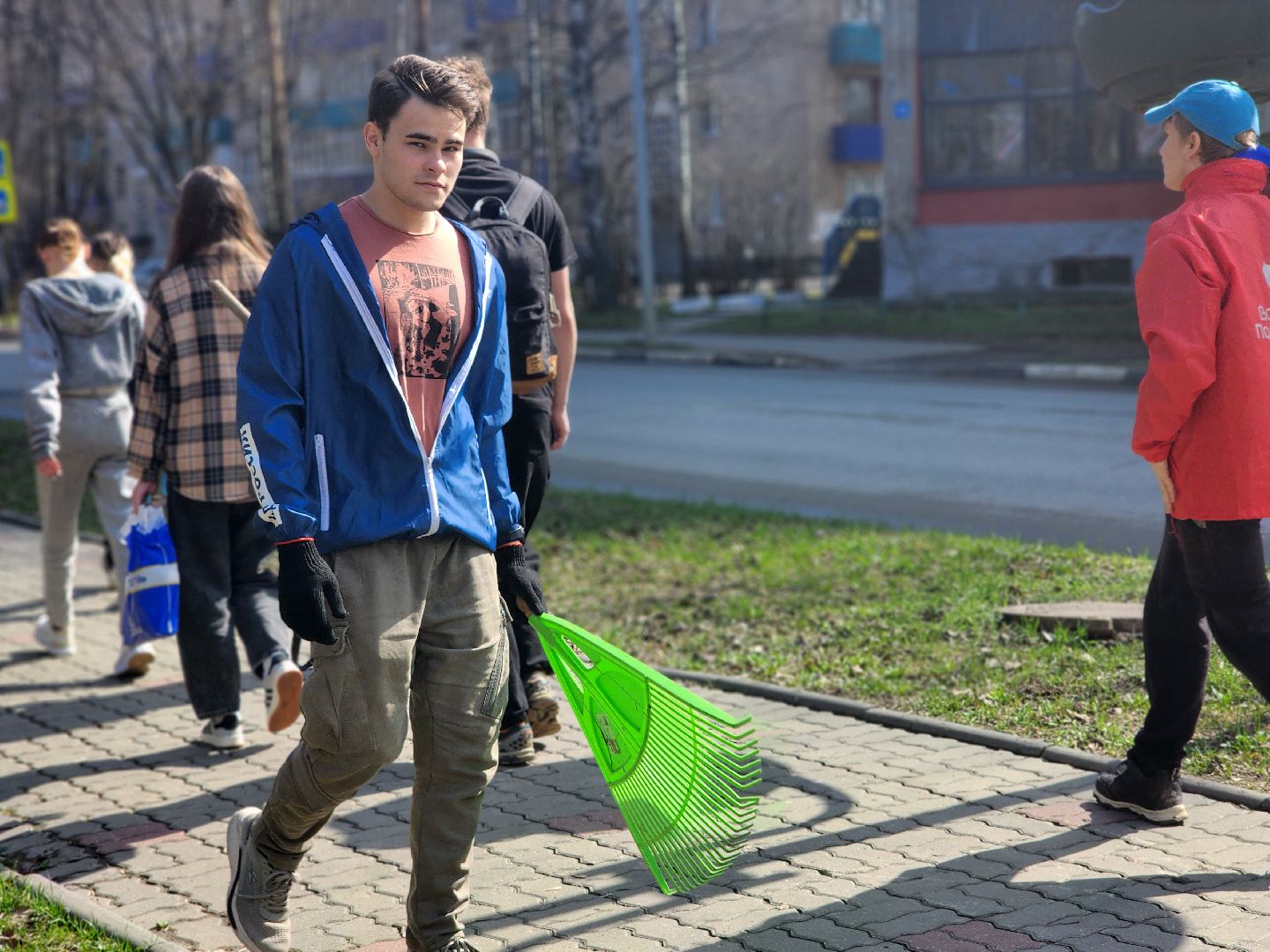 дубна, набережная, субботник, мы за чистоту, волонтеры подмосковья, молодая гвардия,