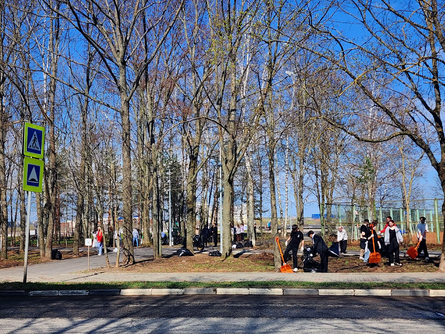 дубна, набережная, субботник, мы за чистоту, волонтеры подмосковья, молодая гвардия,