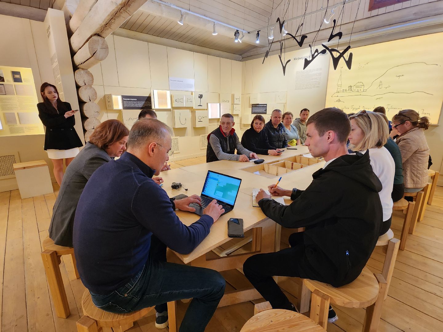 Чехов, село Мелихово, музей-заповедник Мелихово, депутат Госдумы РФ, Александр Коган, встреча с жителями, обращения жителей, реконструкция музея, благоустройство, привокзальная площадь,