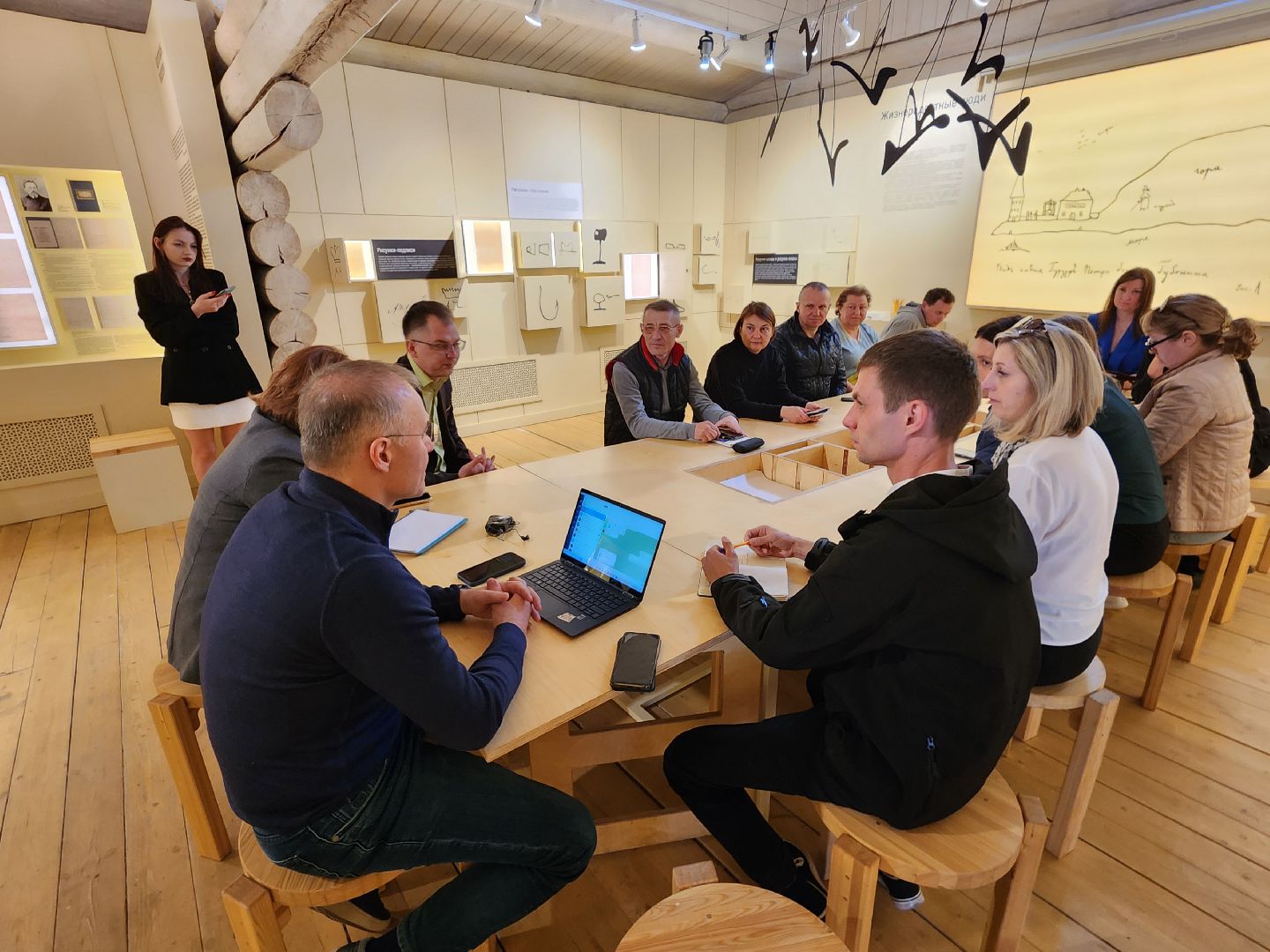 Чехов, село Мелихово, музей-заповедник Мелихово, депутат Госдумы РФ, Александр Коган, встреча с жителями, обращения жителей, реконструкция музея, благоустройство, привокзальная площадь,