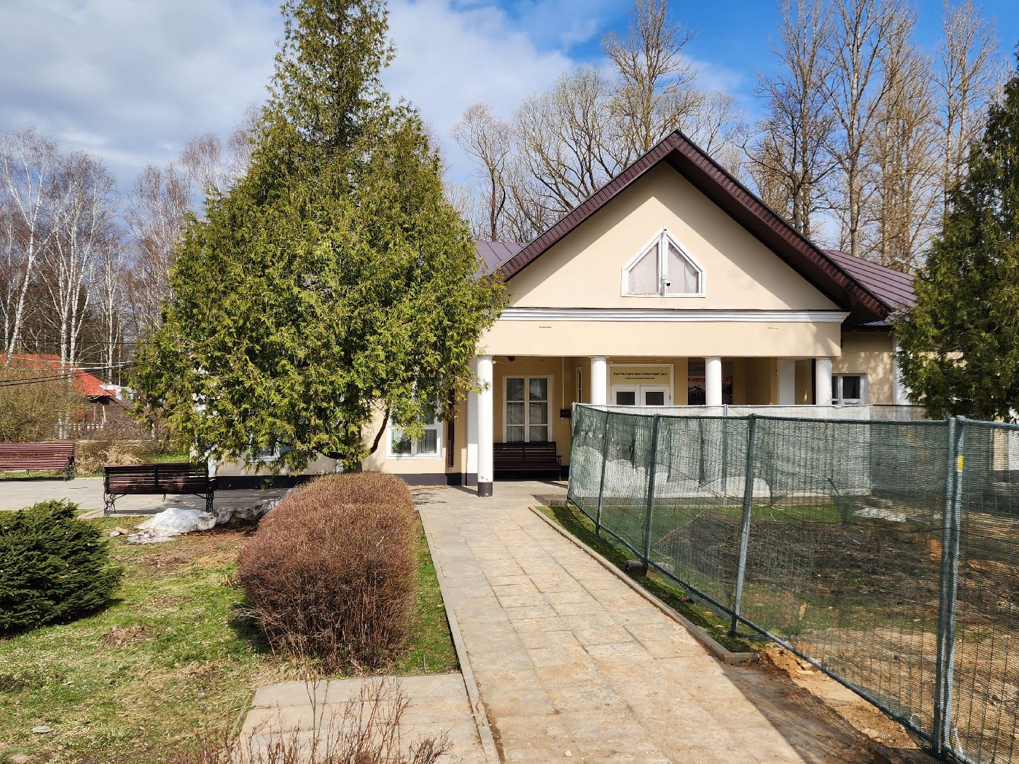 Чехов, село Мелихово, музей-заповедник Мелихово, депутат Госдумы РФ, Александр Коган, встреча с жителями, обращения жителей, реконструкция музея, благоустройство, привокзальная площадь,