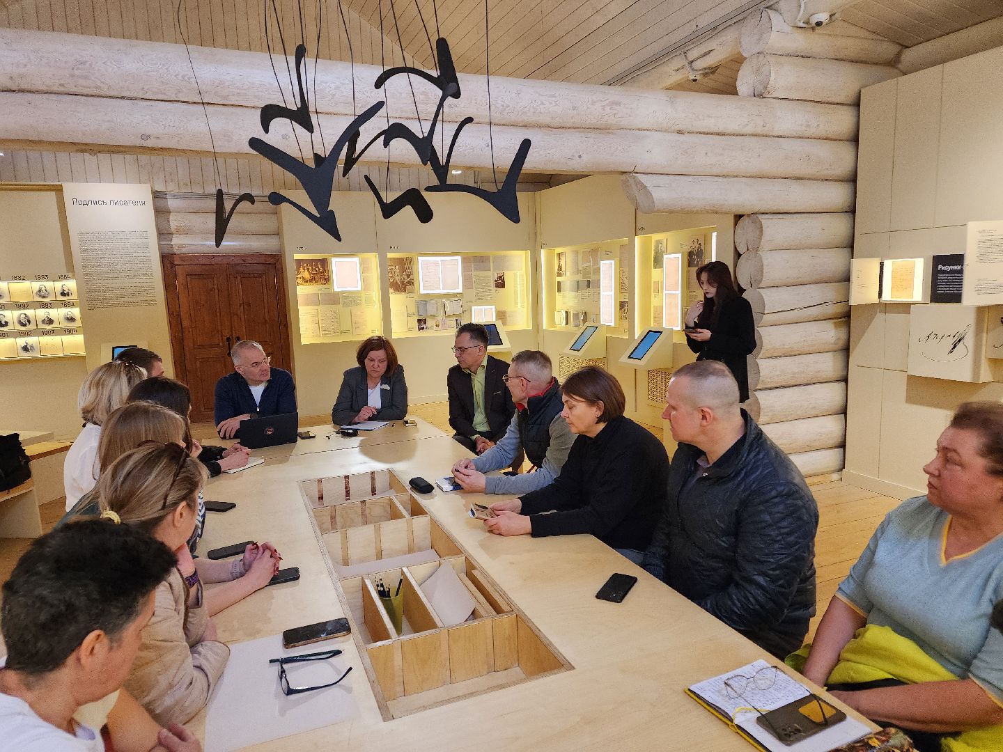 Чехов, село Мелихово, музей-заповедник Мелихово, депутат Госдумы РФ, Александр Коган, встреча с жителями, обращения жителей, реконструкция музея, благоустройство, привокзальная площадь,