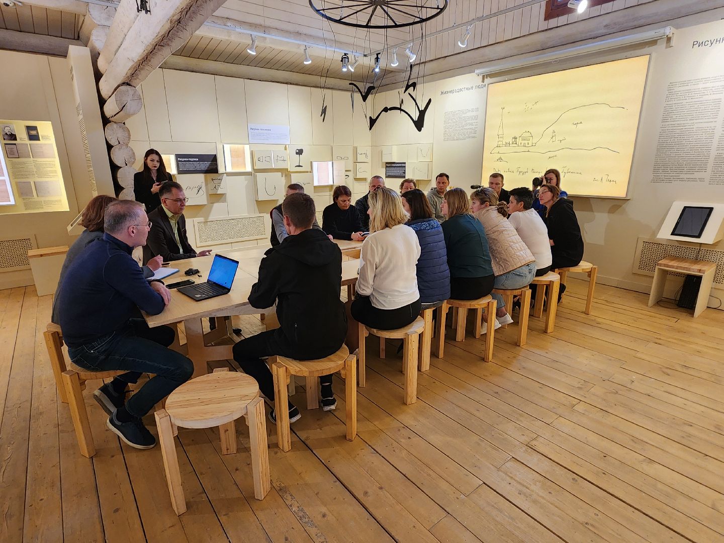 Чехов, село Мелихово, музей-заповедник Мелихово, депутат Госдумы РФ, Александр Коган, встреча с жителями, обращения жителей, реконструкция музея, благоустройство, привокзальная площадь,