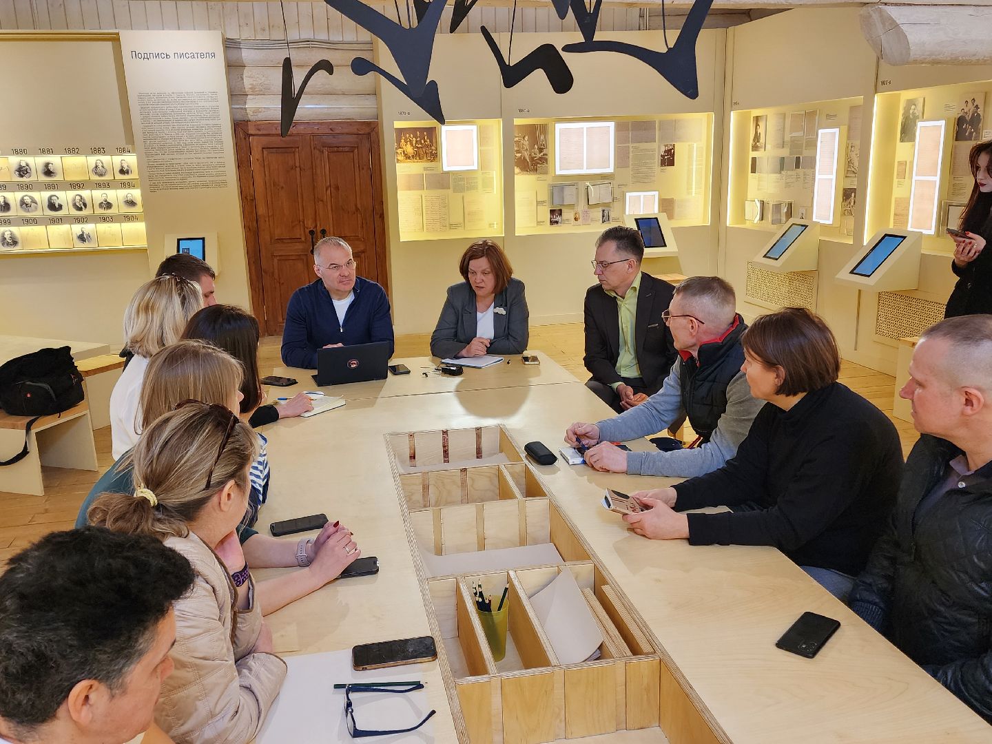 Чехов, село Мелихово, музей-заповедник Мелихово, депутат Госдумы РФ, Александр Коган, встреча с жителями, обращения жителей, реконструкция музея, благоустройство, привокзальная площадь,