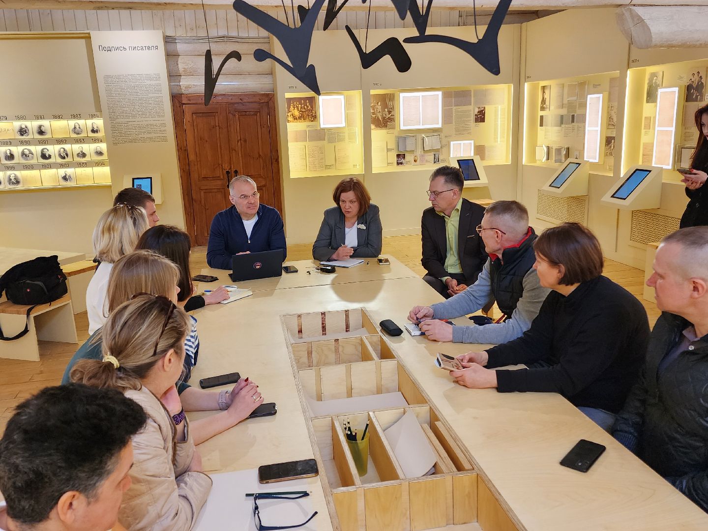 Чехов, село Мелихово, музей-заповедник Мелихово, депутат Госдумы РФ, Александр Коган, встреча с жителями, обращения жителей, реконструкция музея, благоустройство, привокзальная площадь,