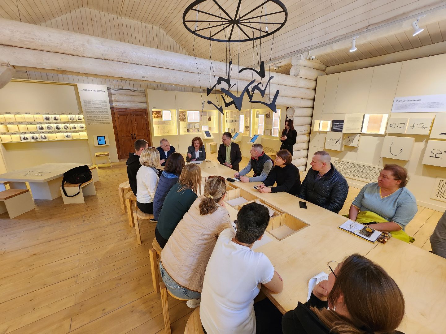 Чехов, село Мелихово, музей-заповедник Мелихово, депутат Госдумы РФ, Александр Коган, встреча с жителями, обращения жителей, реконструкция музея, благоустройство, привокзальная площадь,