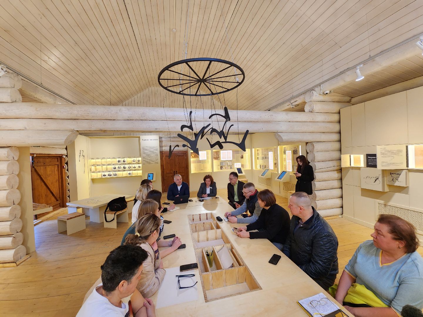 Чехов, село Мелихово, музей-заповедник Мелихово, депутат Госдумы РФ, Александр Коган, встреча с жителями, обращения жителей, реконструкция музея, благоустройство, привокзальная площадь,