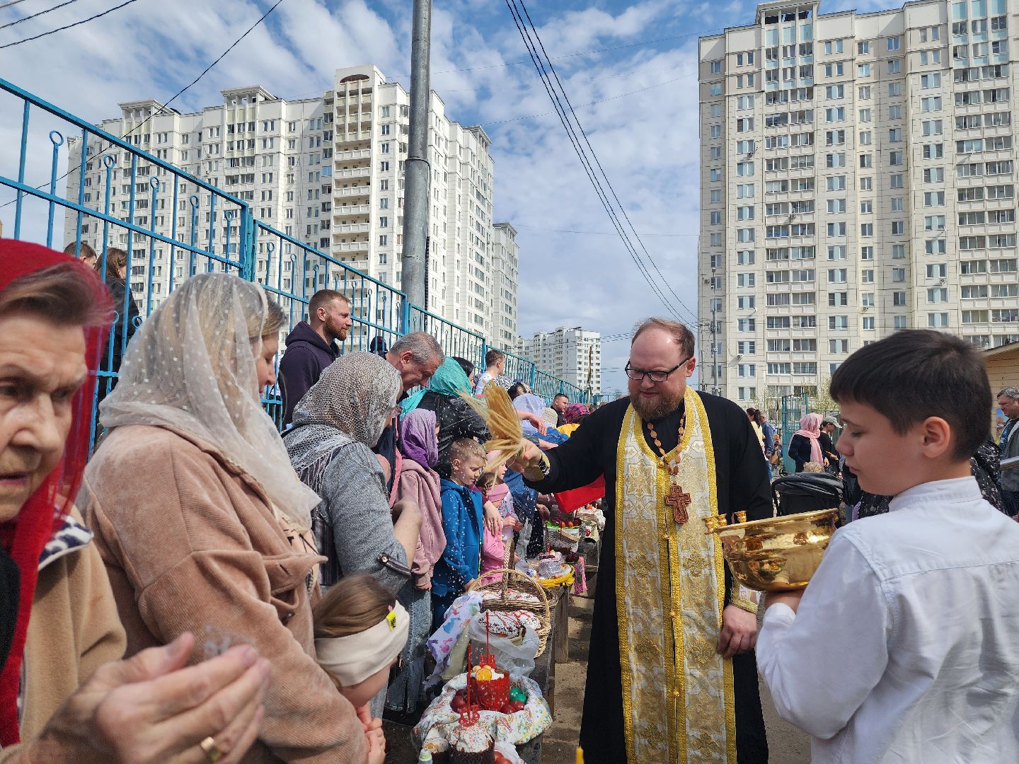 Пасха, Никольский храм, Подольск, Благотворительность, Куличи,