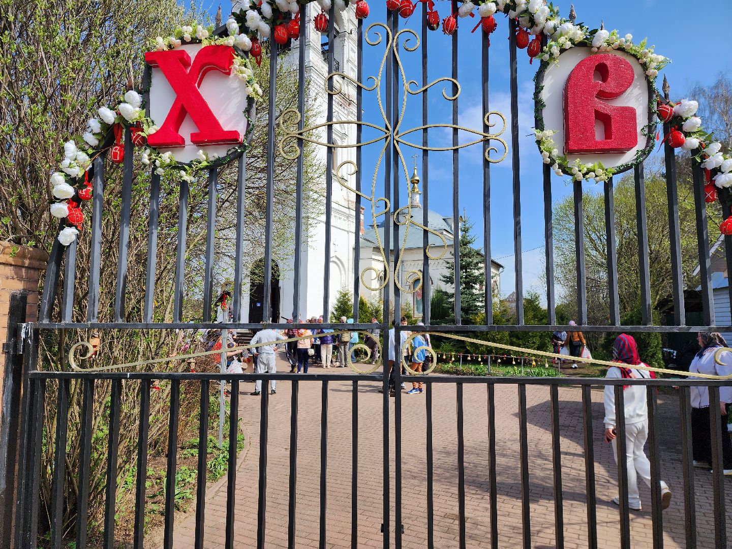 раменское, религия, пасха, освящение пасхальных явств в храме в загорново,