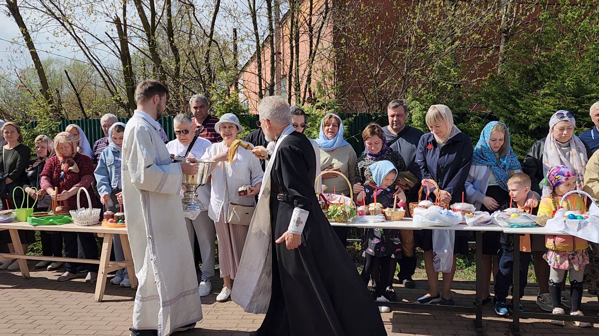 раменское, религия, пасха, освящение пасхальных явств в храме в загорново,