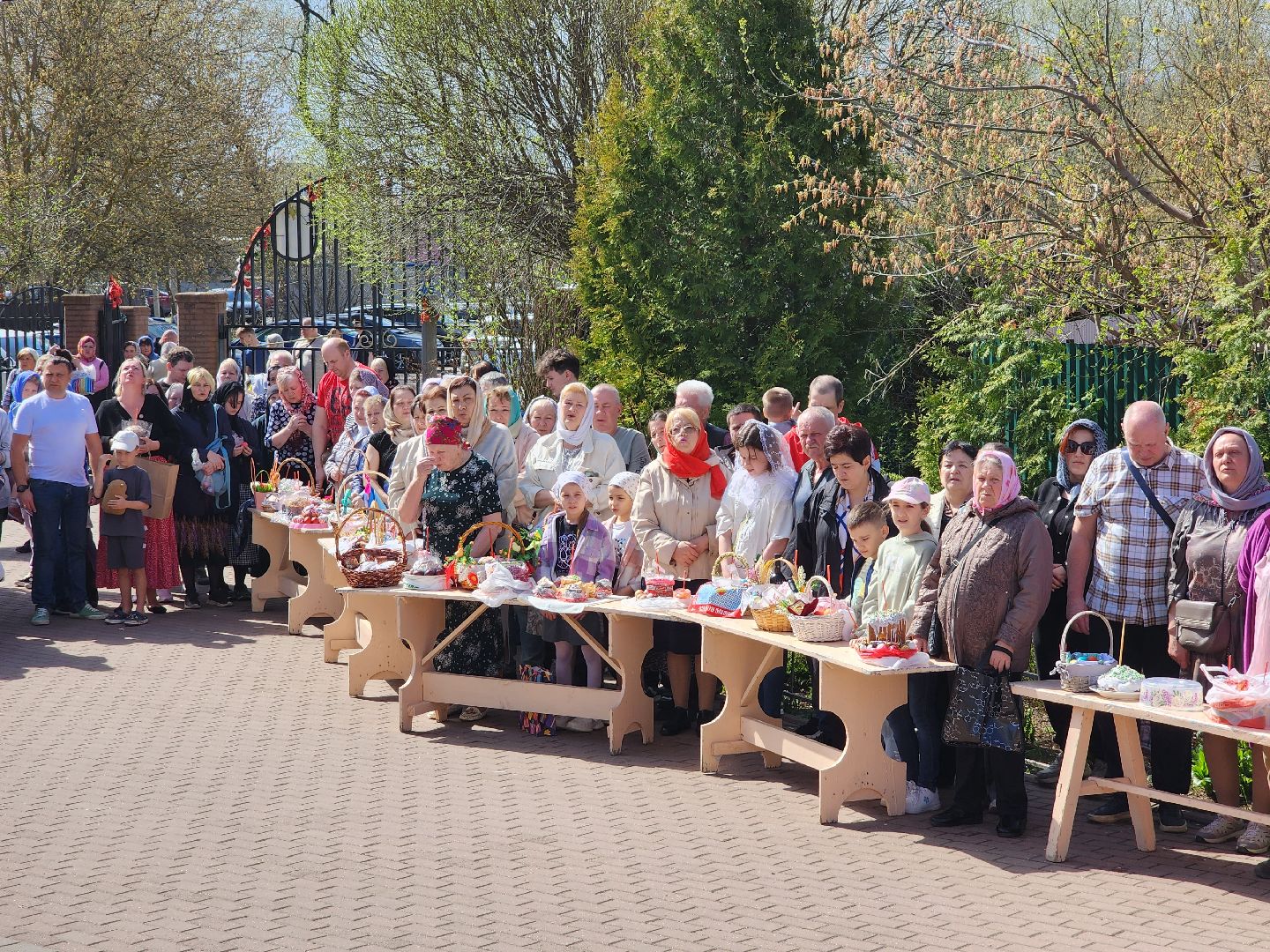 раменское, религия, пасха, освящение пасхальных явств в храме в загорново,