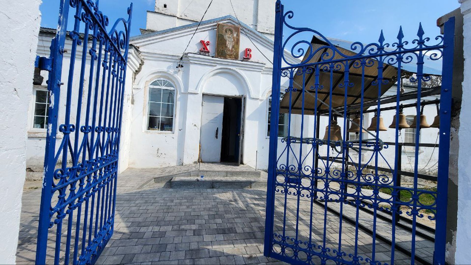 Луховицы,  субботник в храме,