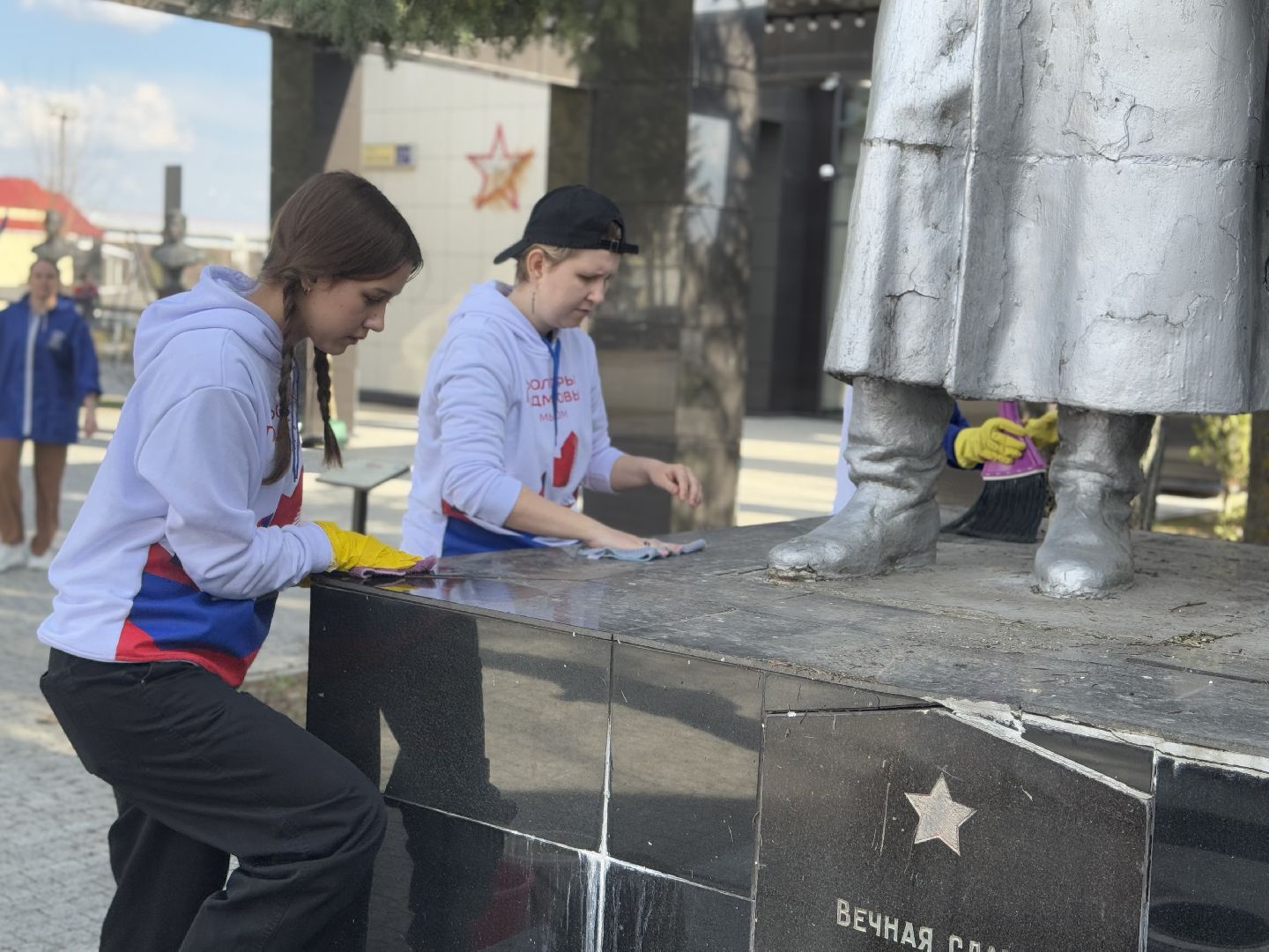 шаховская, забота о памятниках, акция, волонтеры,