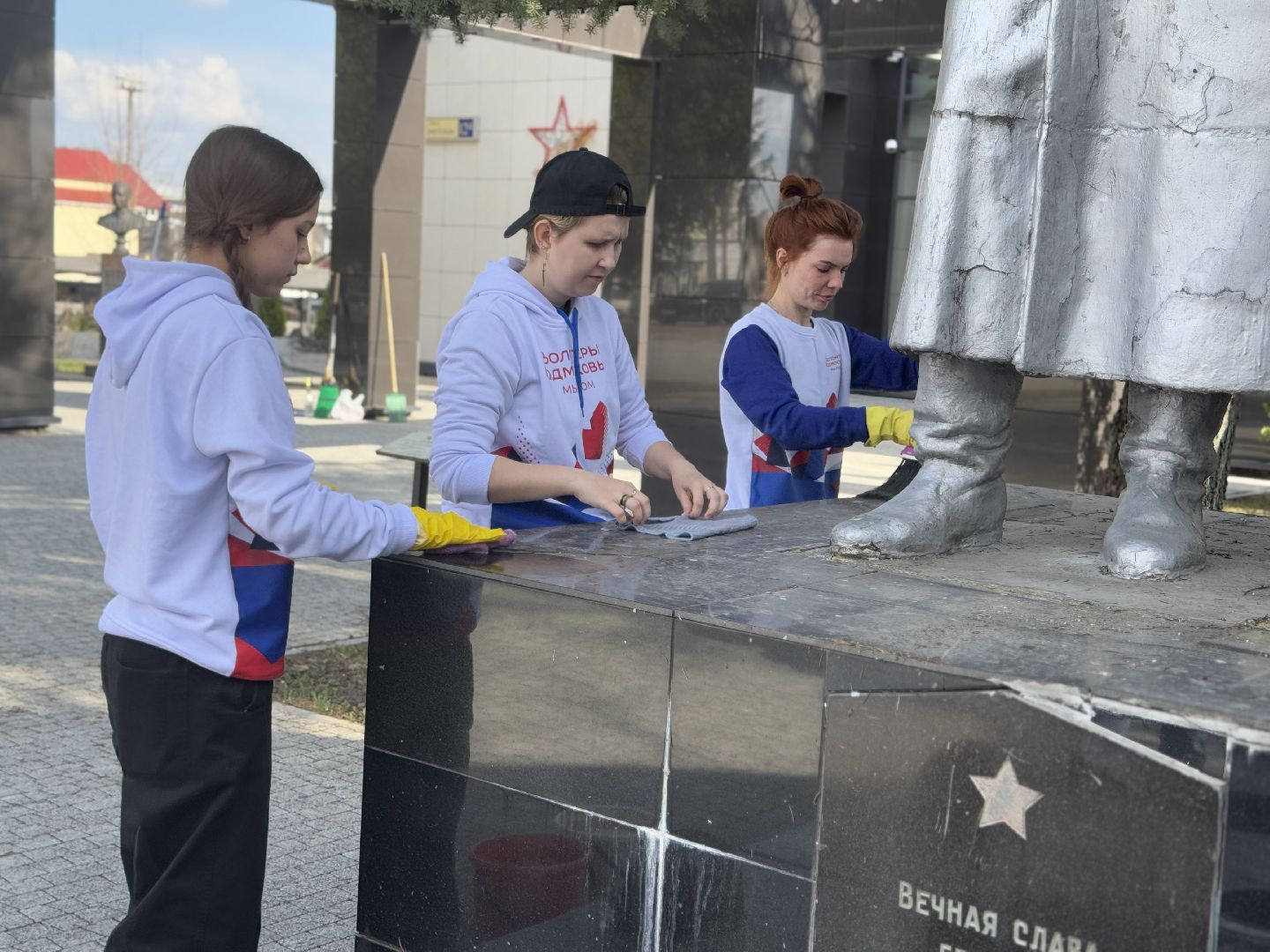 шаховская, забота о памятниках, акция, волонтеры,