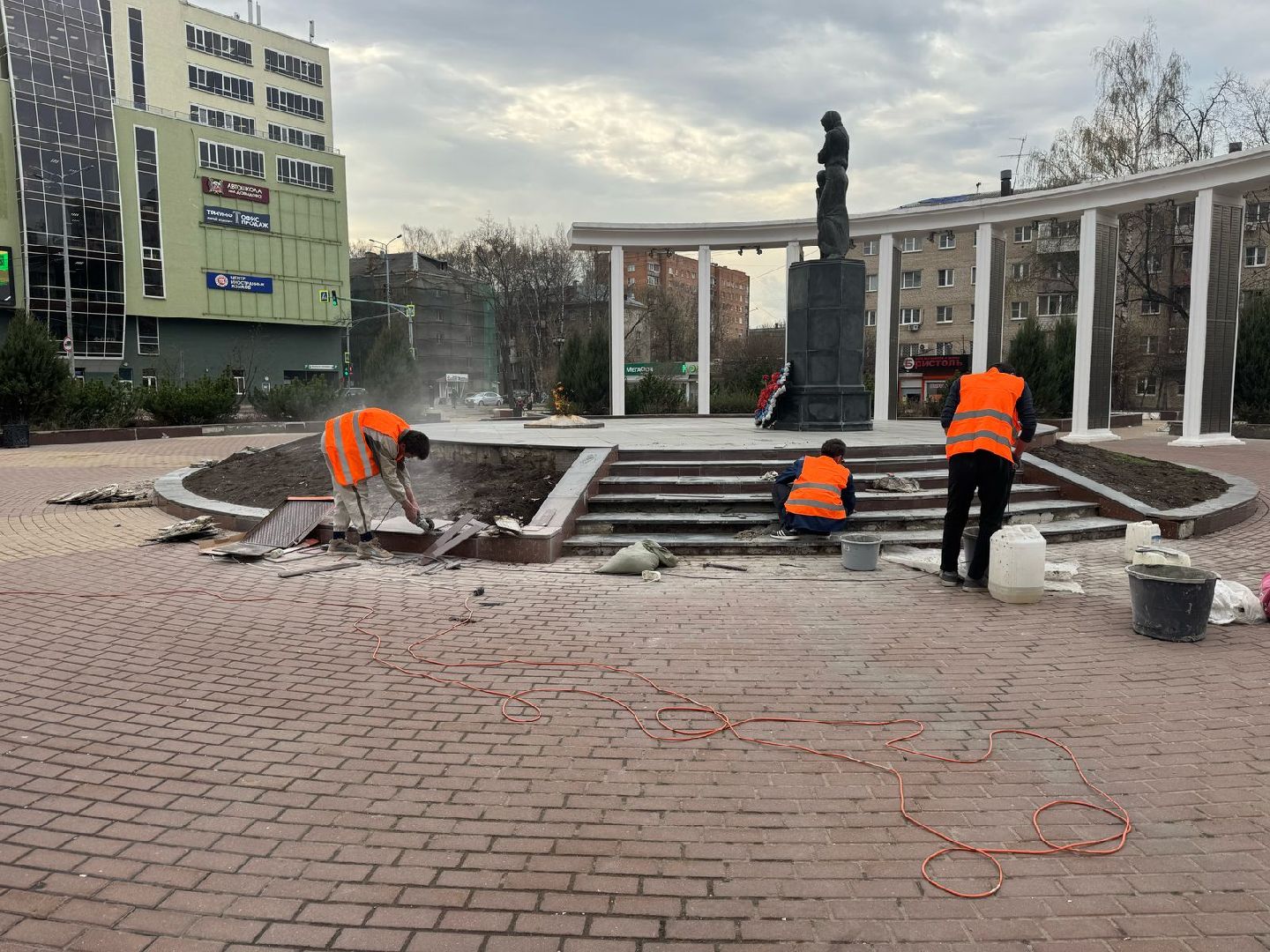 пушкино, благоустройство, мемориал,плитка, восстановление, восстановительные работы,вертикалки,