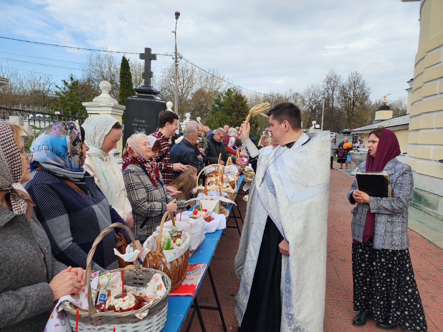 Чехов, Пасха, Великая Суббота, освящение куличей, освящение яиц, святая вода, праздничные богослужения, Анно-Зачатьевский храм,христианский праздник,