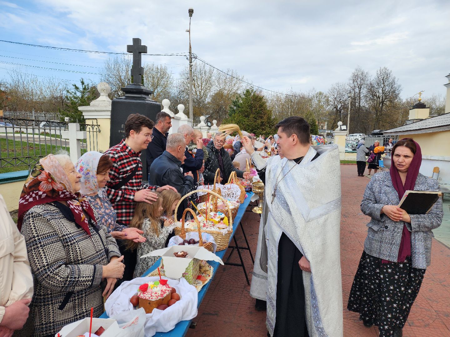 Чехов, Пасха, Великая Суббота, освящение куличей, освящение яиц, святая вода, праздничные богослужения, Анно-Зачатьевский храм,христианский праздник,