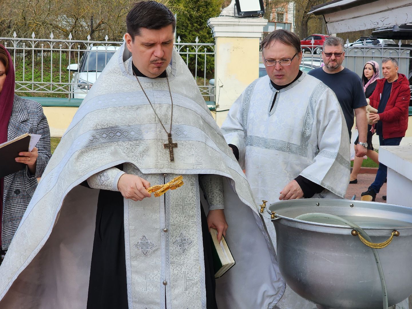 Чехов, Пасха, Великая Суббота, освящение куличей, освящение яиц, святая вода, праздничные богослужения, Анно-Зачатьевский храм,христианский праздник,