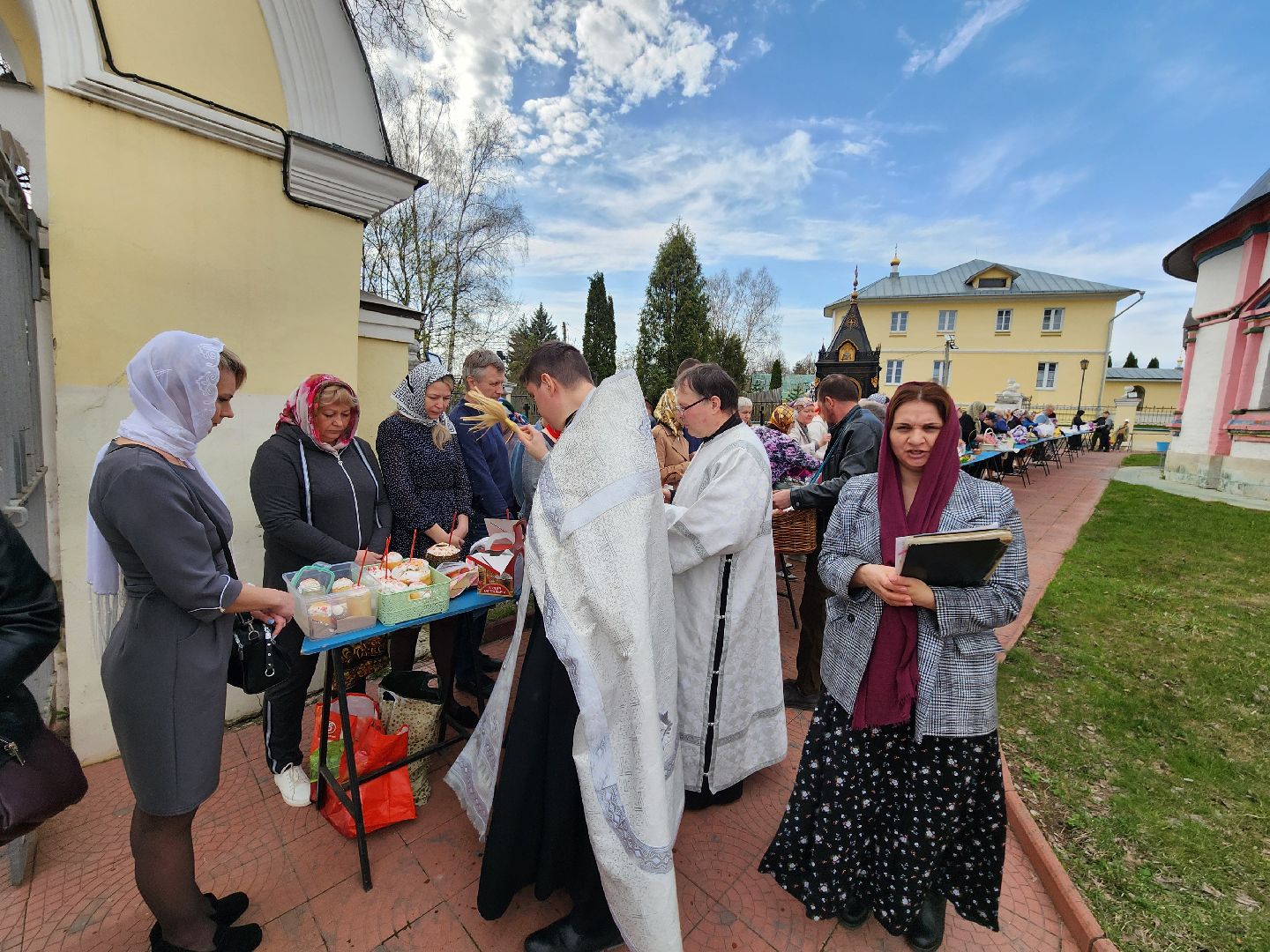 Чехов, Пасха, Великая Суббота, освящение куличей, освящение яиц, святая вода, праздничные богослужения, Анно-Зачатьевский храм,христианский праздник,