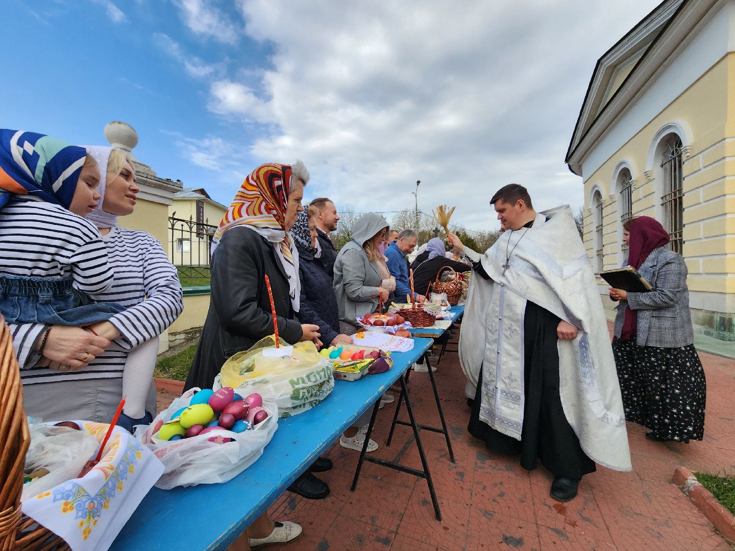 Чехов, Пасха, Великая Суббота, освящение куличей, освящение яиц, святая вода, праздничные богослужения, Анно-Зачатьевский храм,христианский праздник,